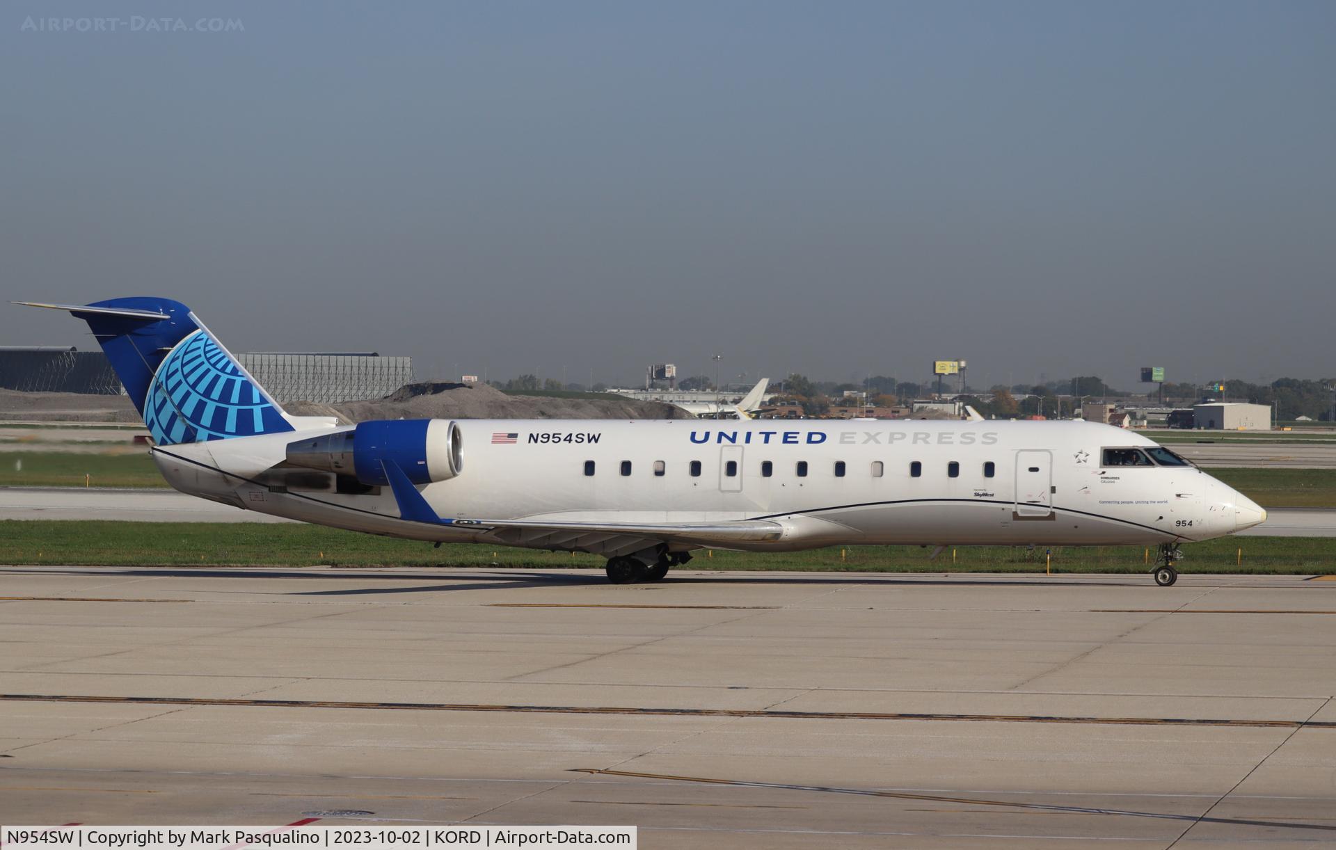 N954SW, 2003 Bombardier CRJ-200LR (CL-600-2B19) C/N 7815, CL-600-2B19