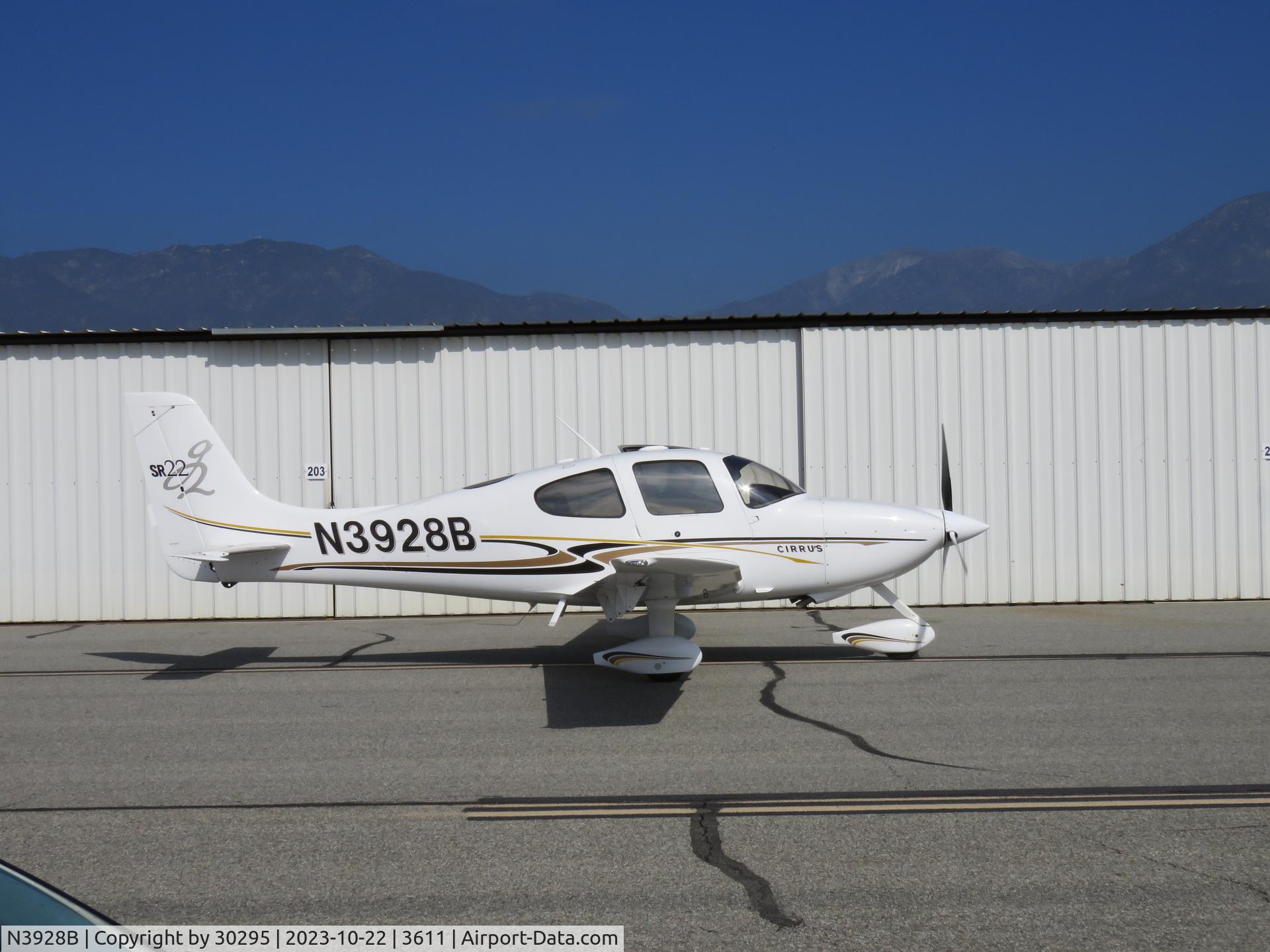 N3928B, 2004 Cirrus SR22 C/N 0917, Enroute runway