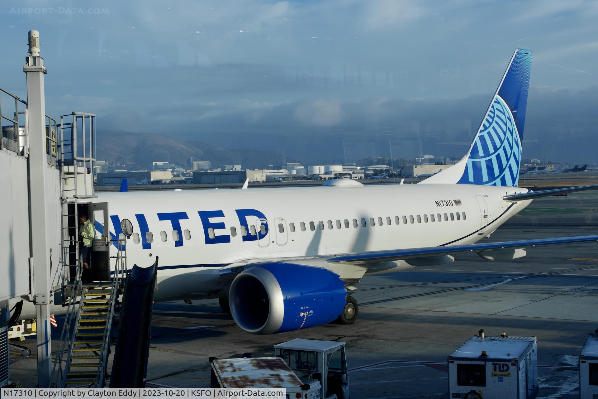 N17310, 2023 Boeing 737-8 MAX C/N 67566, SFO 2023.