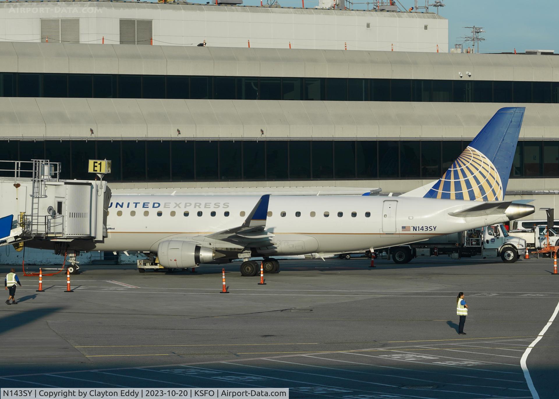 N143SY, 2015 Embraer 175LR (ERJ-170-200LR) C/N 17000476, SFO 2023.