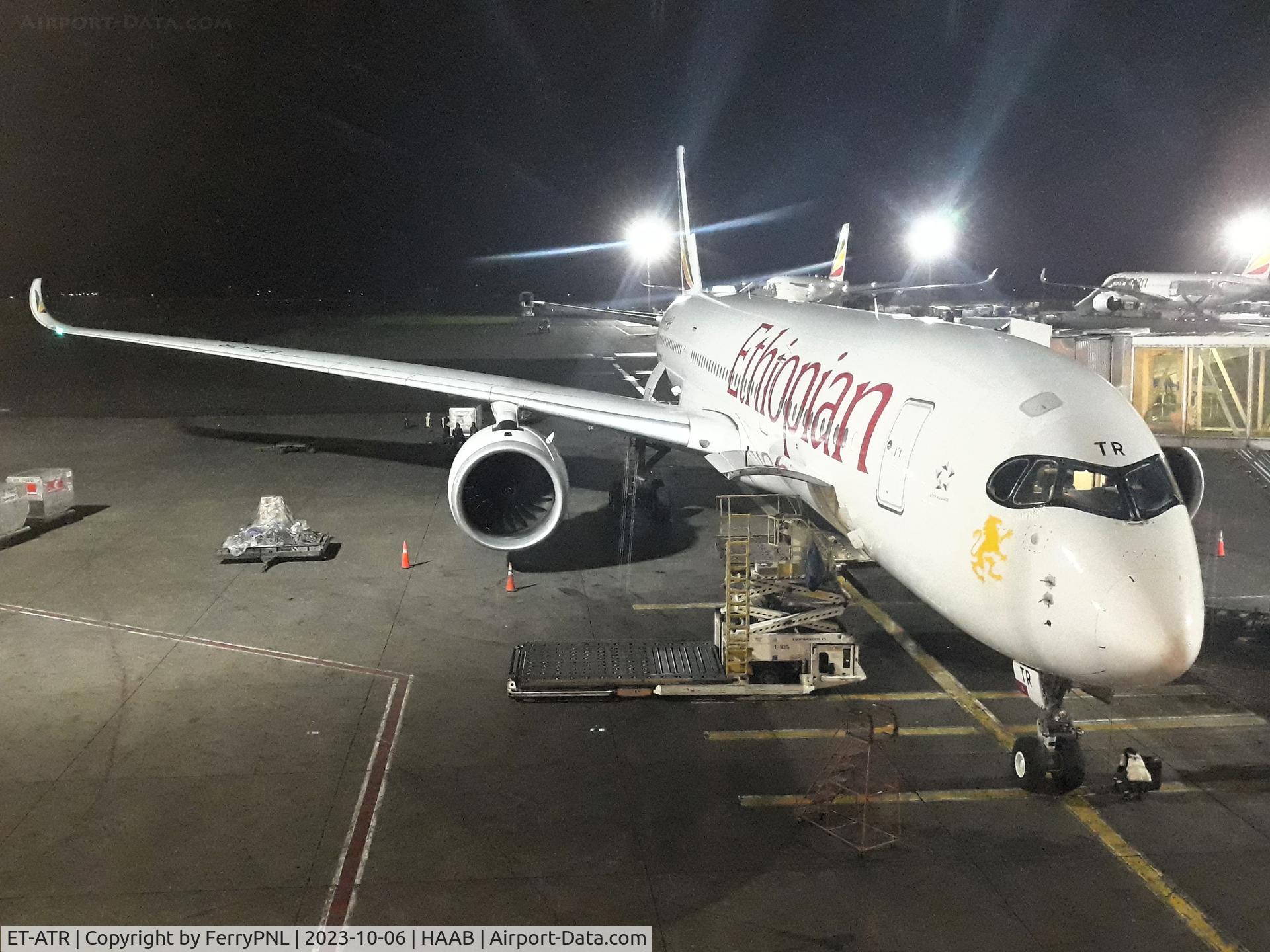 ET-ATR, 2016 Airbus A350-941 C/N 043, Ethiopian A359 being prepared for its flight to Europe