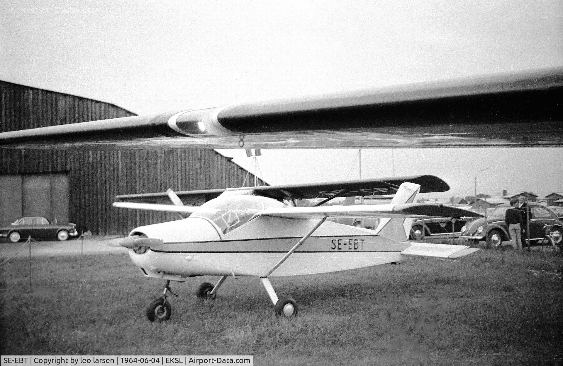SE-EBT, 1963 Malmo MFI MFI-9 Junior C/N 08, Skovlunde Air Show 4.6.1964