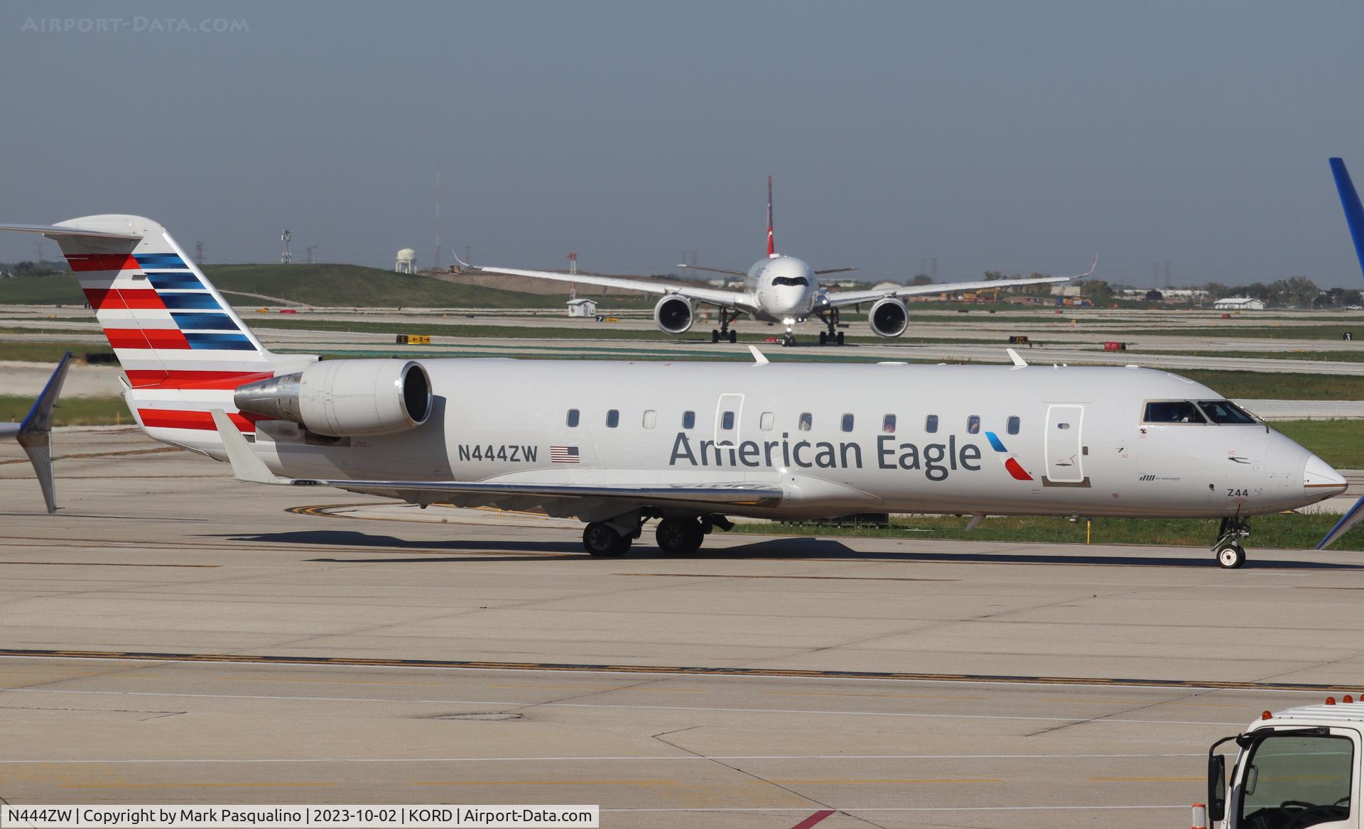 N444ZW, 2003 Canadair CRJ-200LR (CL-600-2B19) C/N 7788, CL-600-2B19