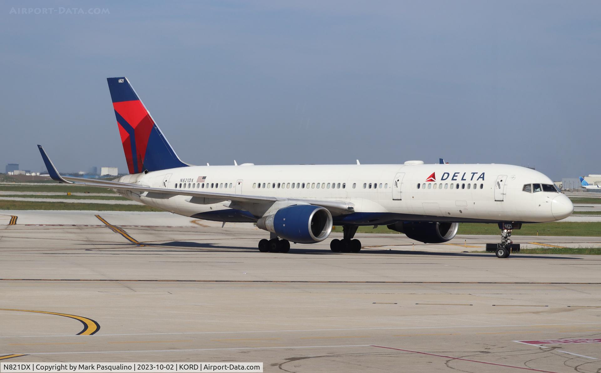 N821DX, 2004 Boeing 757-26D C/N 33961, Boeing 757-26D