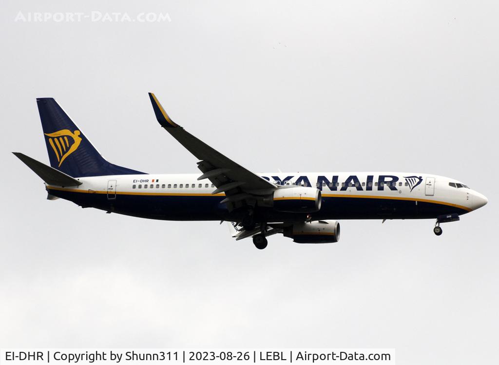 EI-DHR, 2005 Boeing 737-8AS C/N 33822, Landing rwy 06L