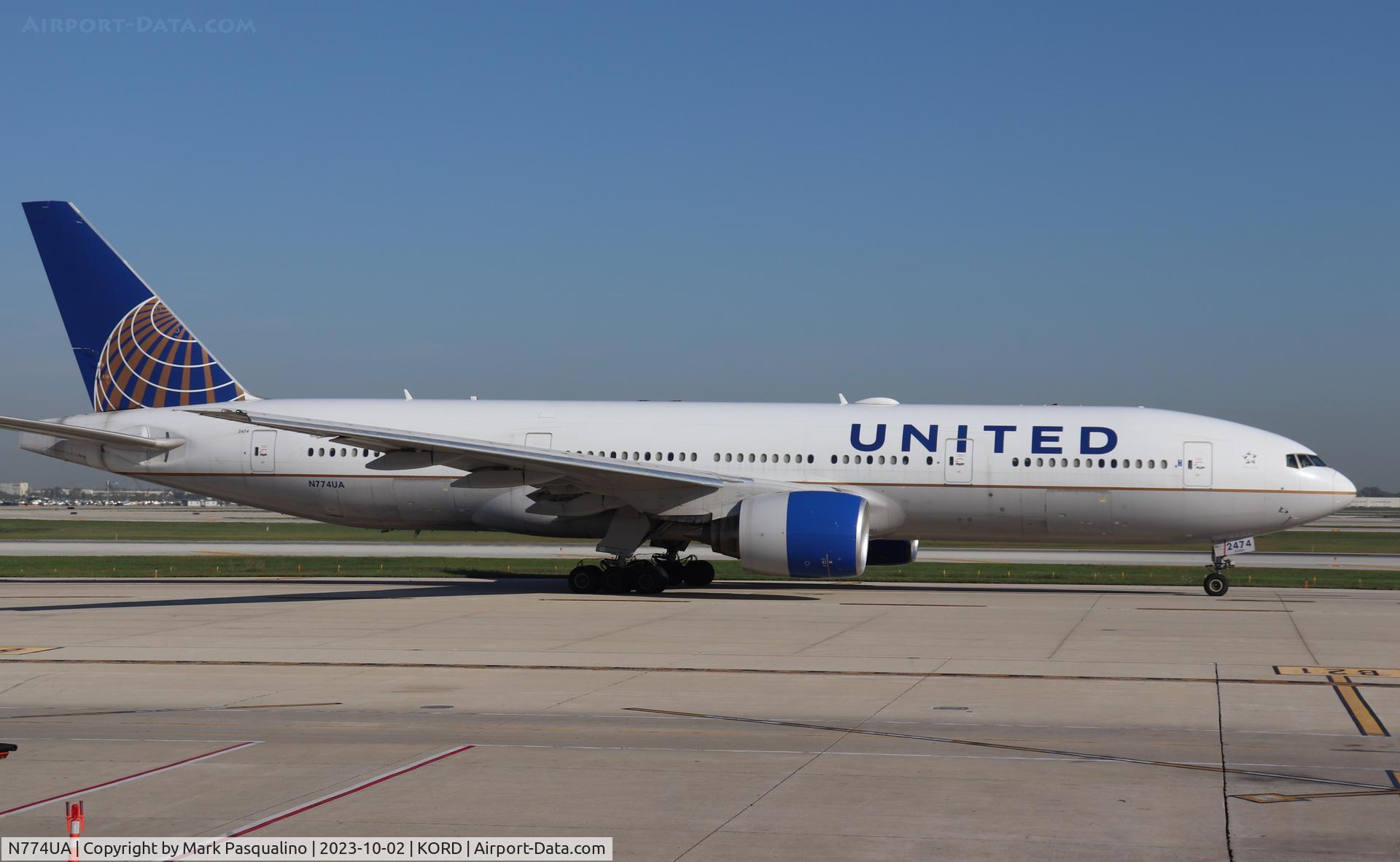 N774UA, 1996 Boeing 777-222 C/N 26936, Boeing 777-222