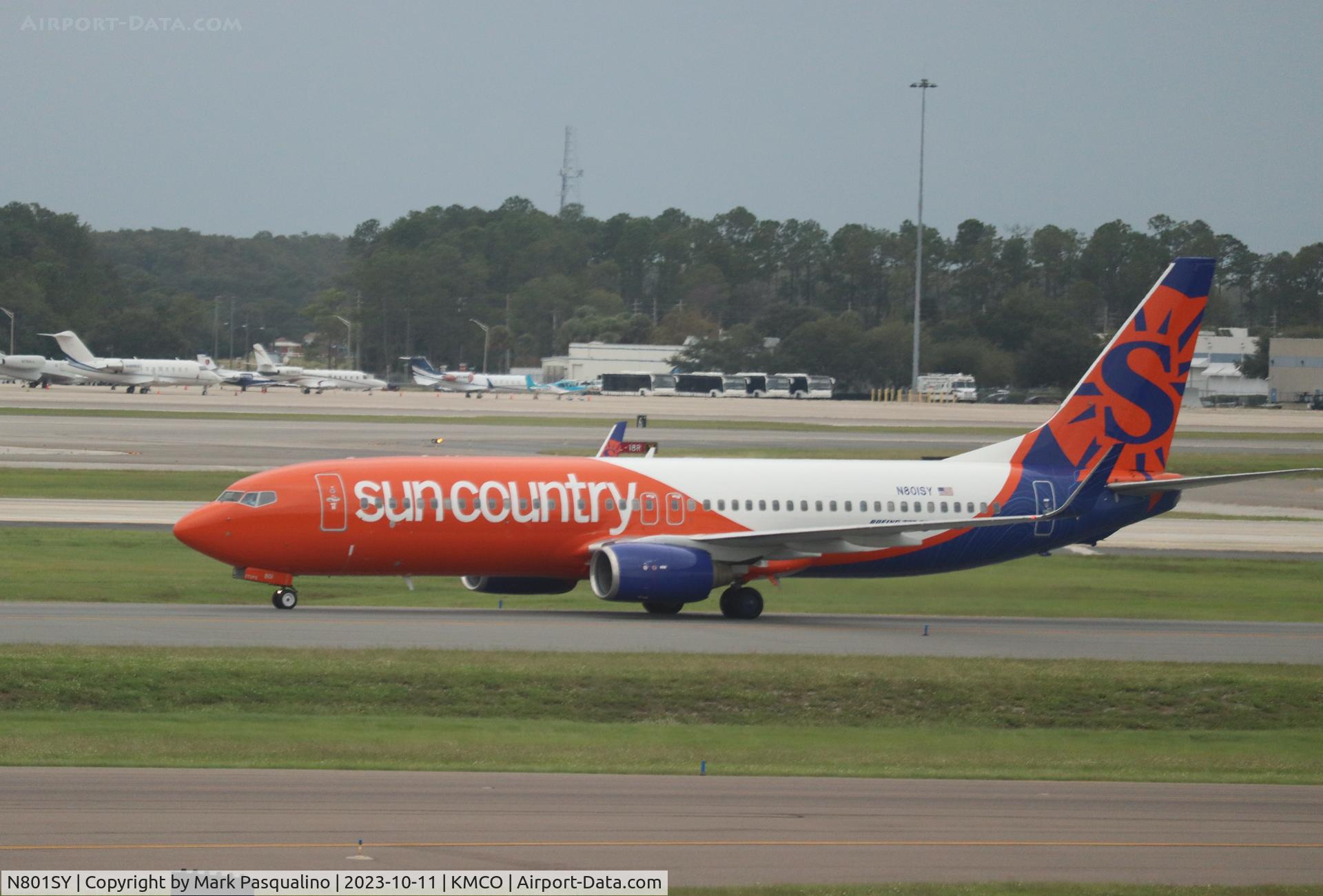 N801SY, 2001 Boeing 737-8Q8 C/N 30332, Boeing 737-8Q8