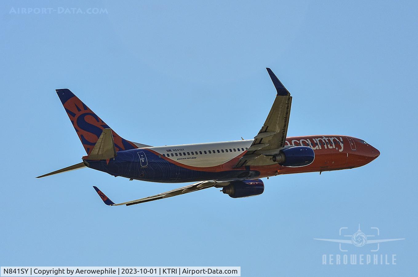 N841SY, 2010 Boeing 737-8JP C/N 40865, Taking off from Tri-Cities Airport.