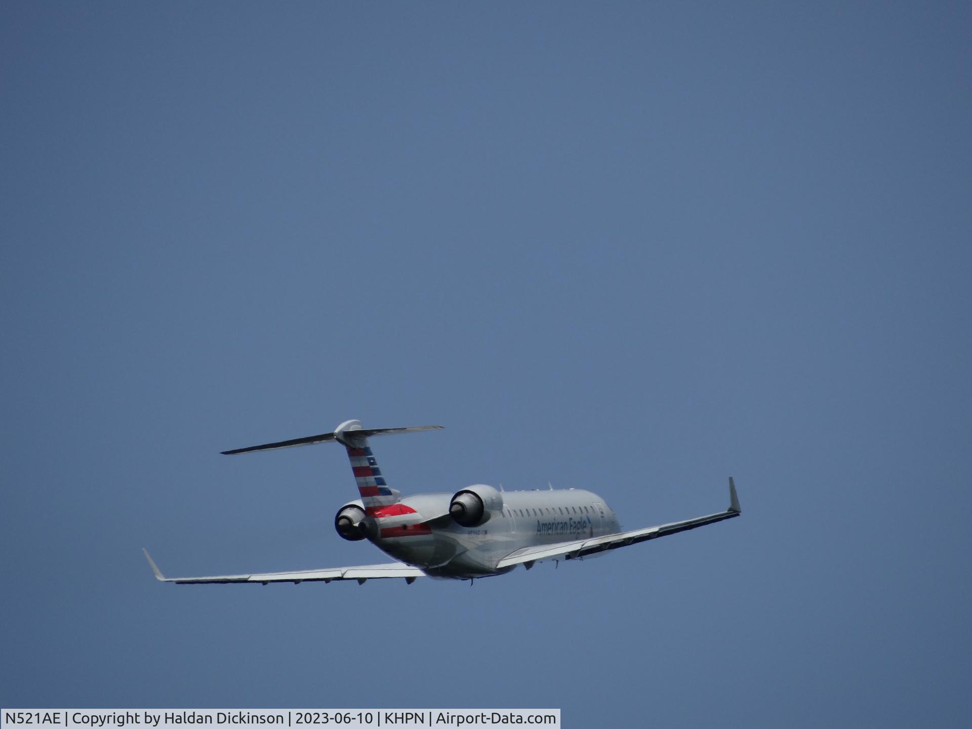 N521AE, 2004 Bombardier CRJ-701 (CL-600-2C10) Regional Jet C/N 10142, 2004 Bombardier CRJ-701 (CL-600-2C10) Regional Jet