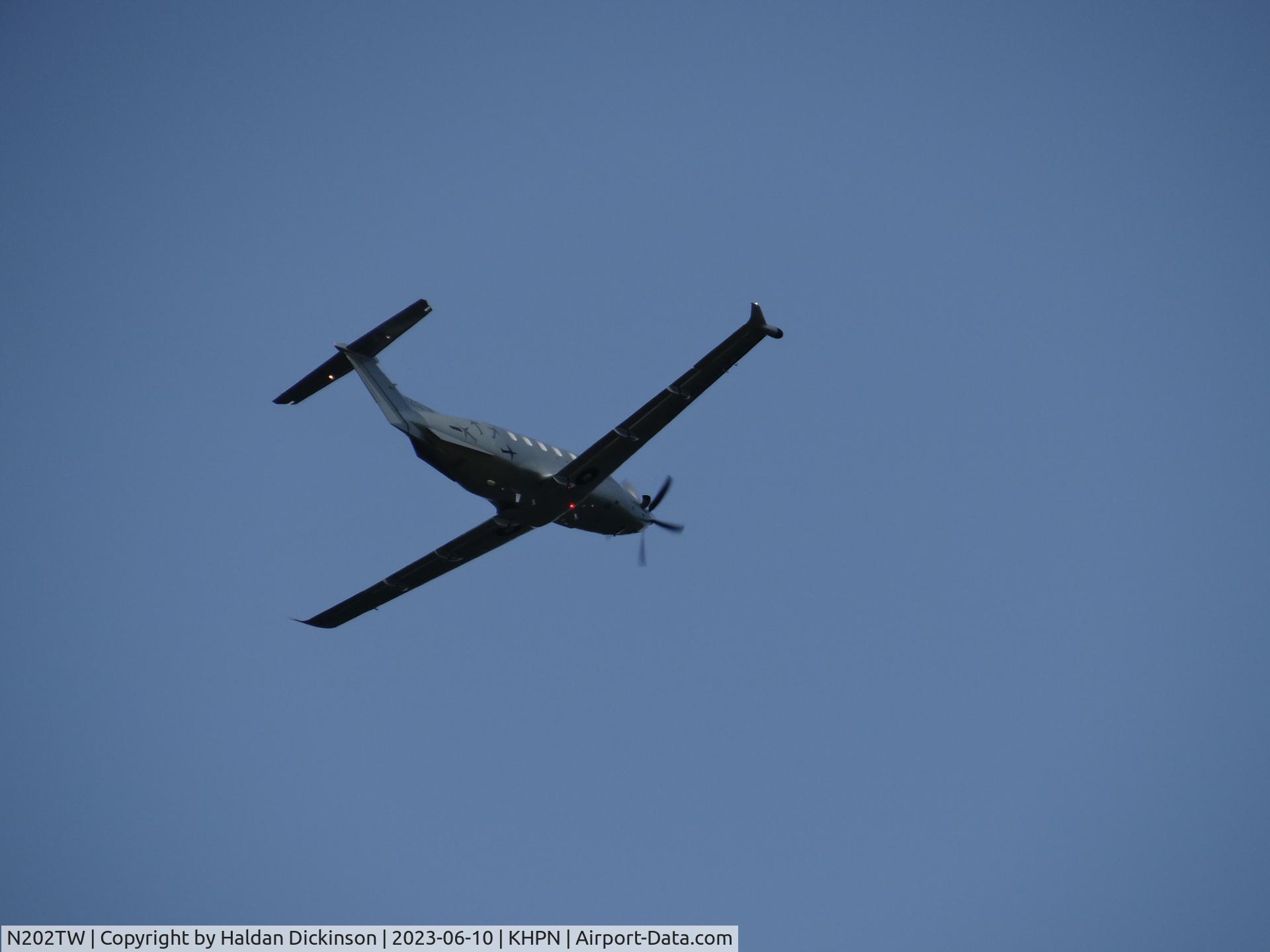 N202TW, 2022 Pilatus PC-12 NGX C/N unknown, 2022 Pilatus PC-12 NGX
Taking Off
