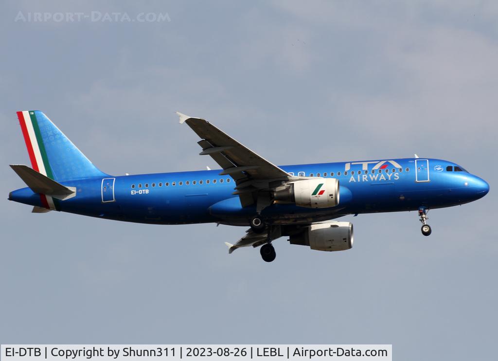 EI-DTB, 2009 Airbus A320-216 C/N 3815, Landing rwy 06L