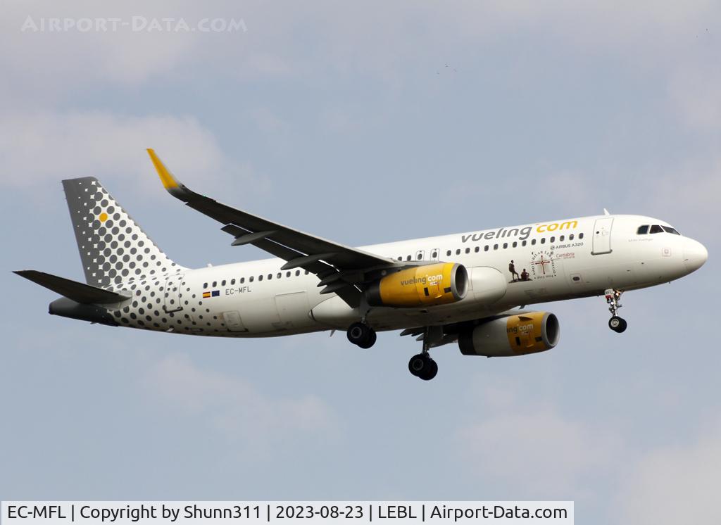 EC-MFL, 2015 Airbus A320-232 C/N 6557, Landing rwy 06L with additional 'Cantabria' sticker