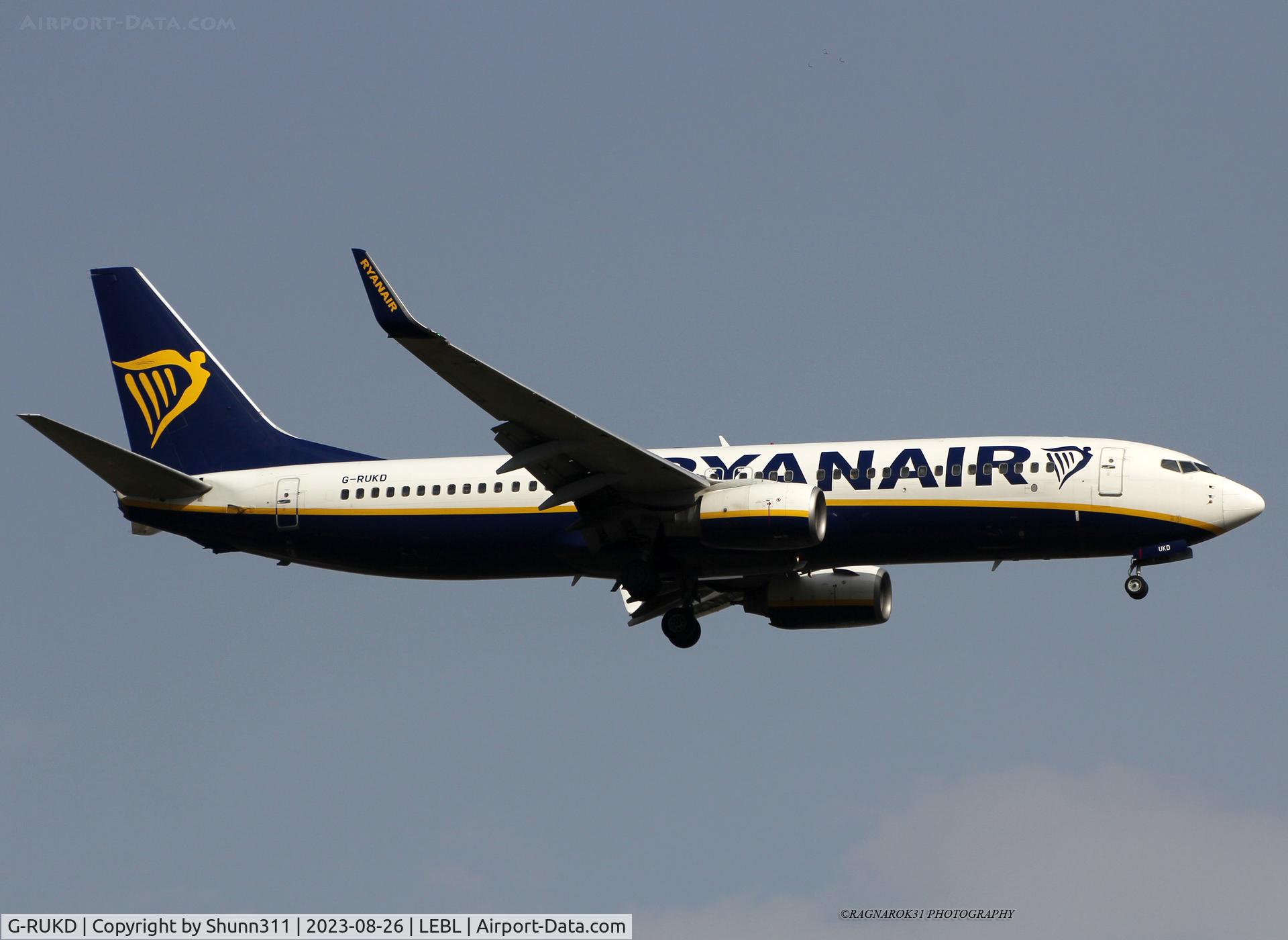 G-RUKD, 2007 Boeing 737-8AS C/N 33618, Landing rwy 06L