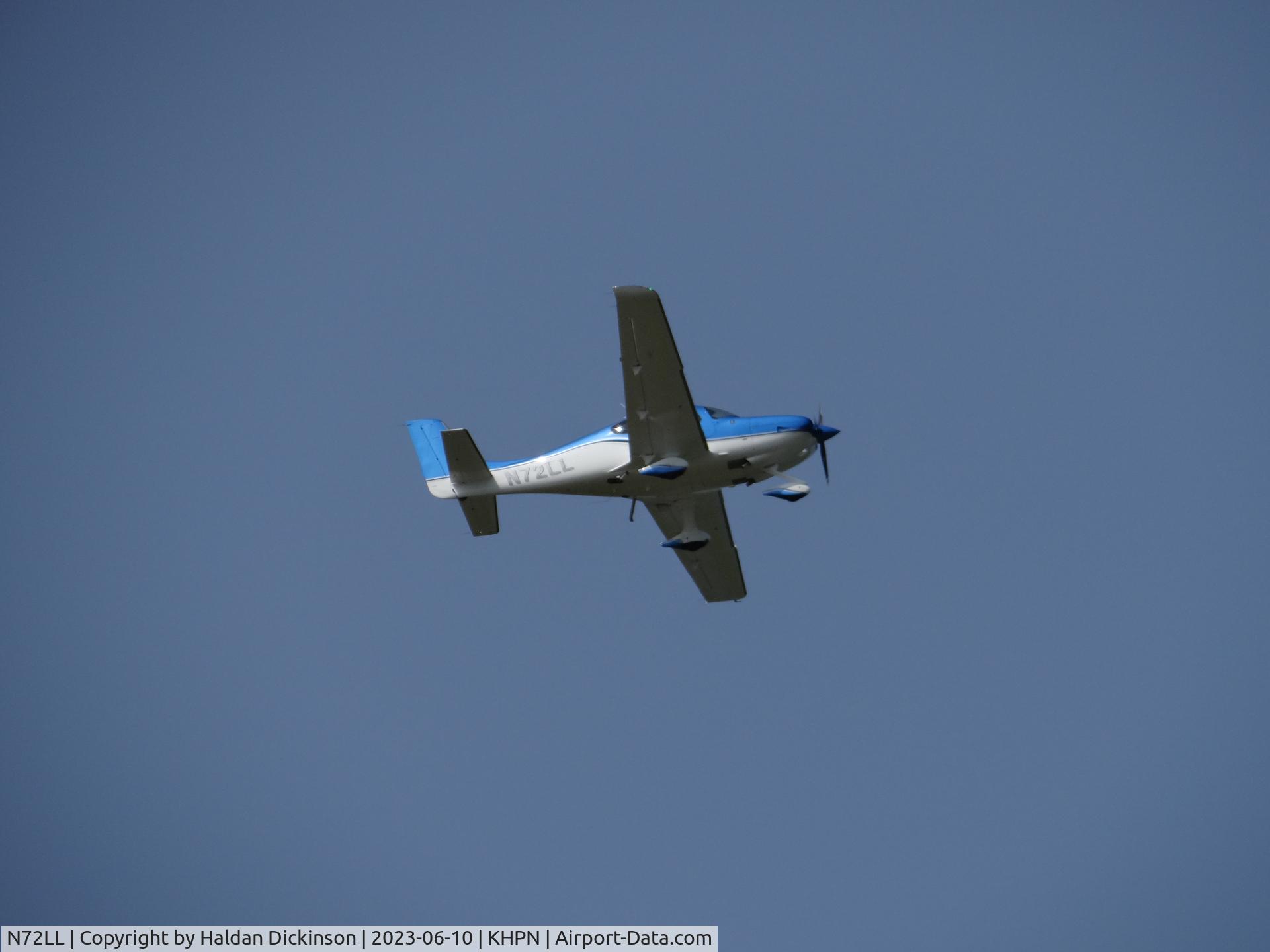 N72LL, 2018 Cirrus SR22 C/N 4633, 2018 CIRRUS DESIGN CORP SR22
Takeoff