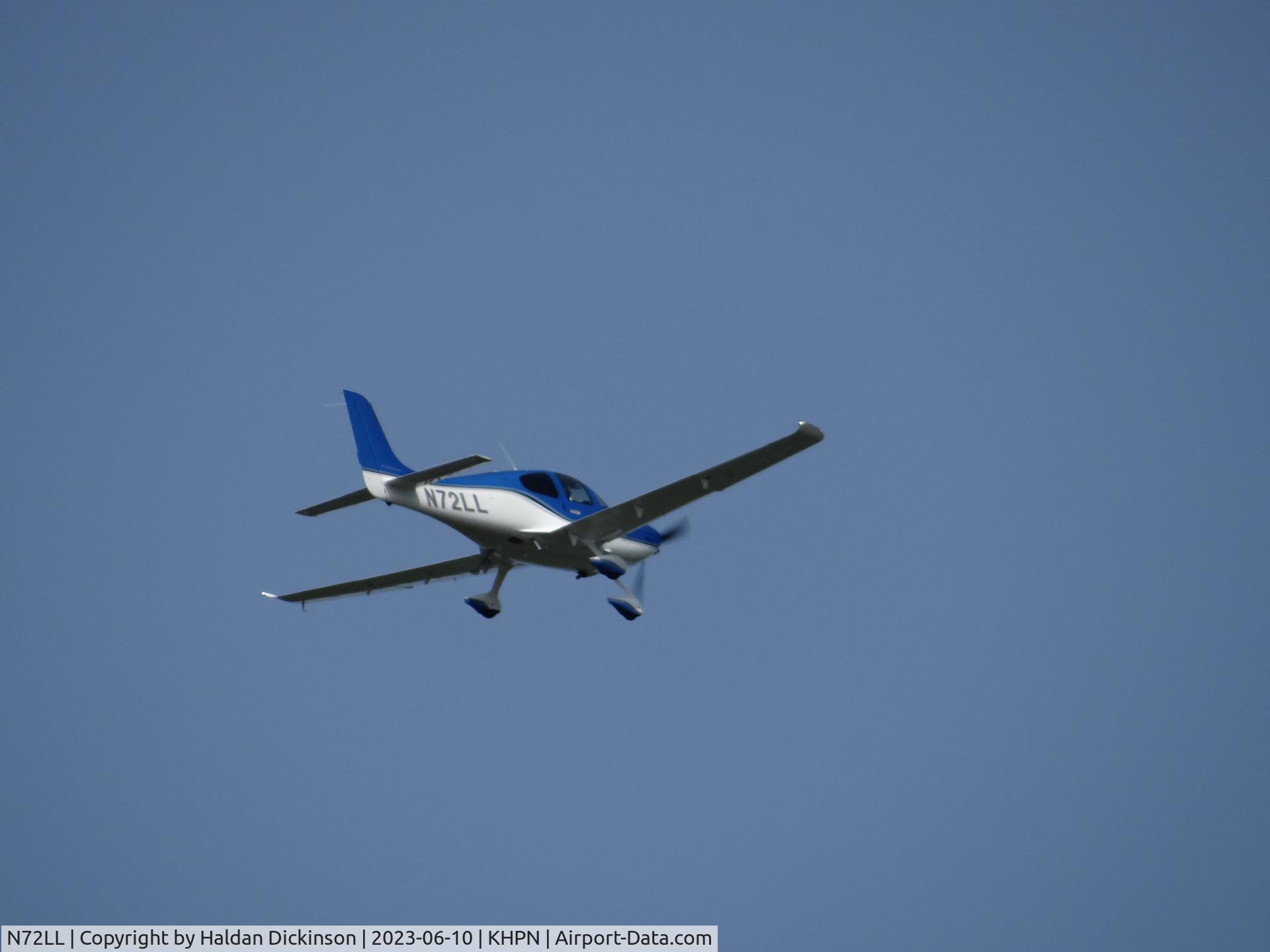 N72LL, 2018 Cirrus SR22 C/N 4633, 2018 CIRRUS DESIGN CORP SR22
Takeoff