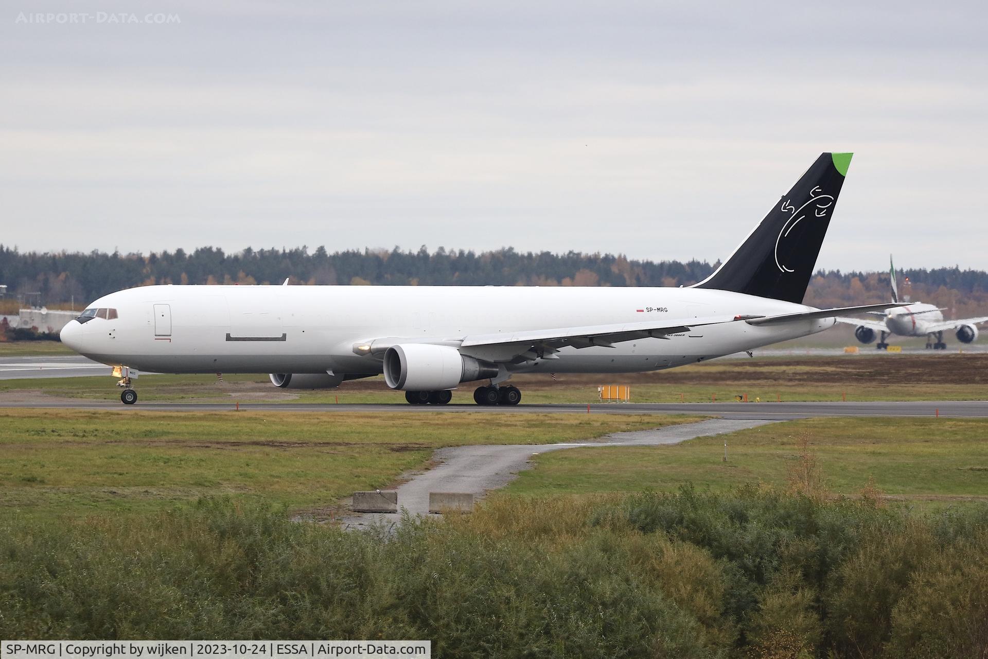 SP-MRG, 1992 Boeing 767-35H C/N 26388, RWY 01L