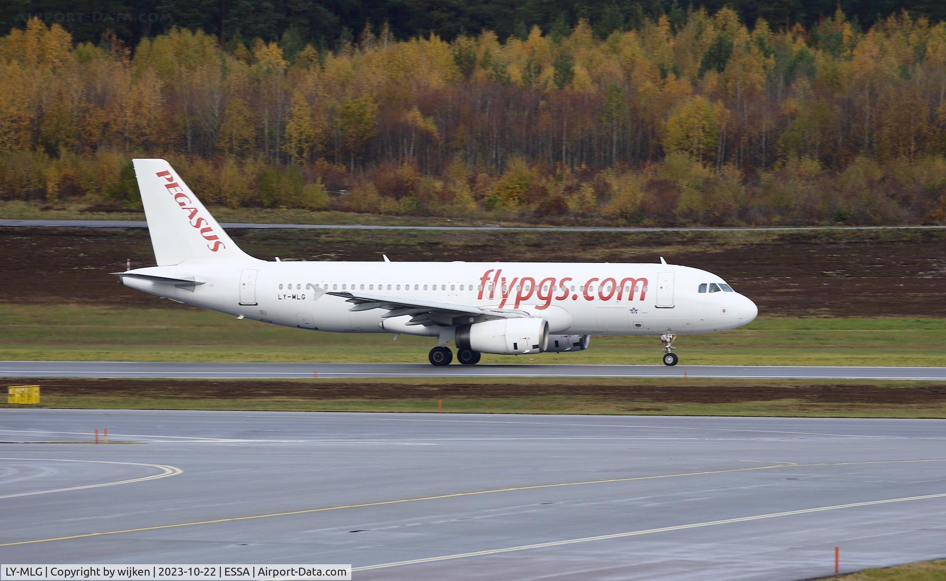LY-MLG, 2006 Airbus A320-232 C/N 2863, RWY 08