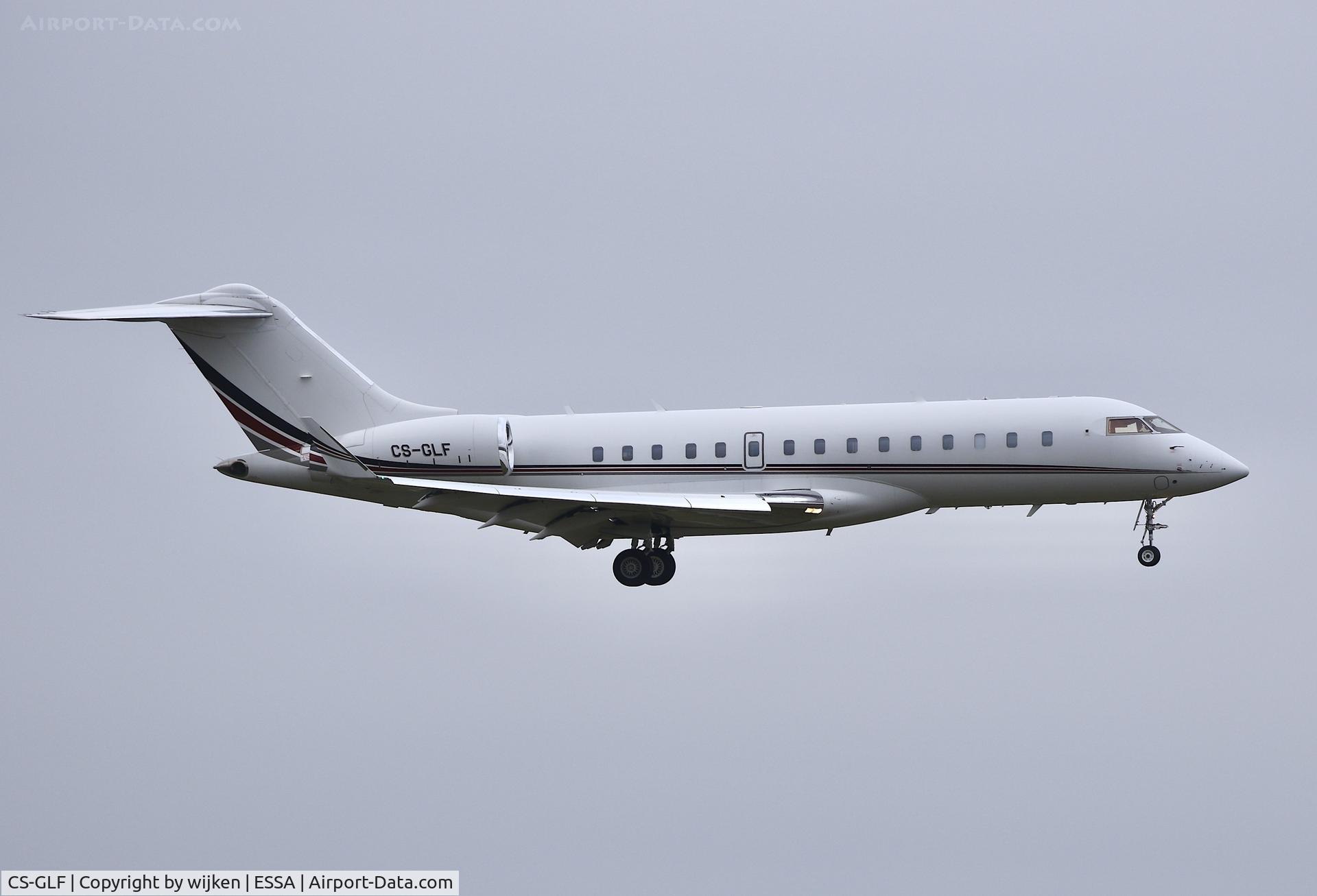 CS-GLF, 2015 Bombardier BD-700-1A10 Global 6000 C/N 9670, RWY 01L