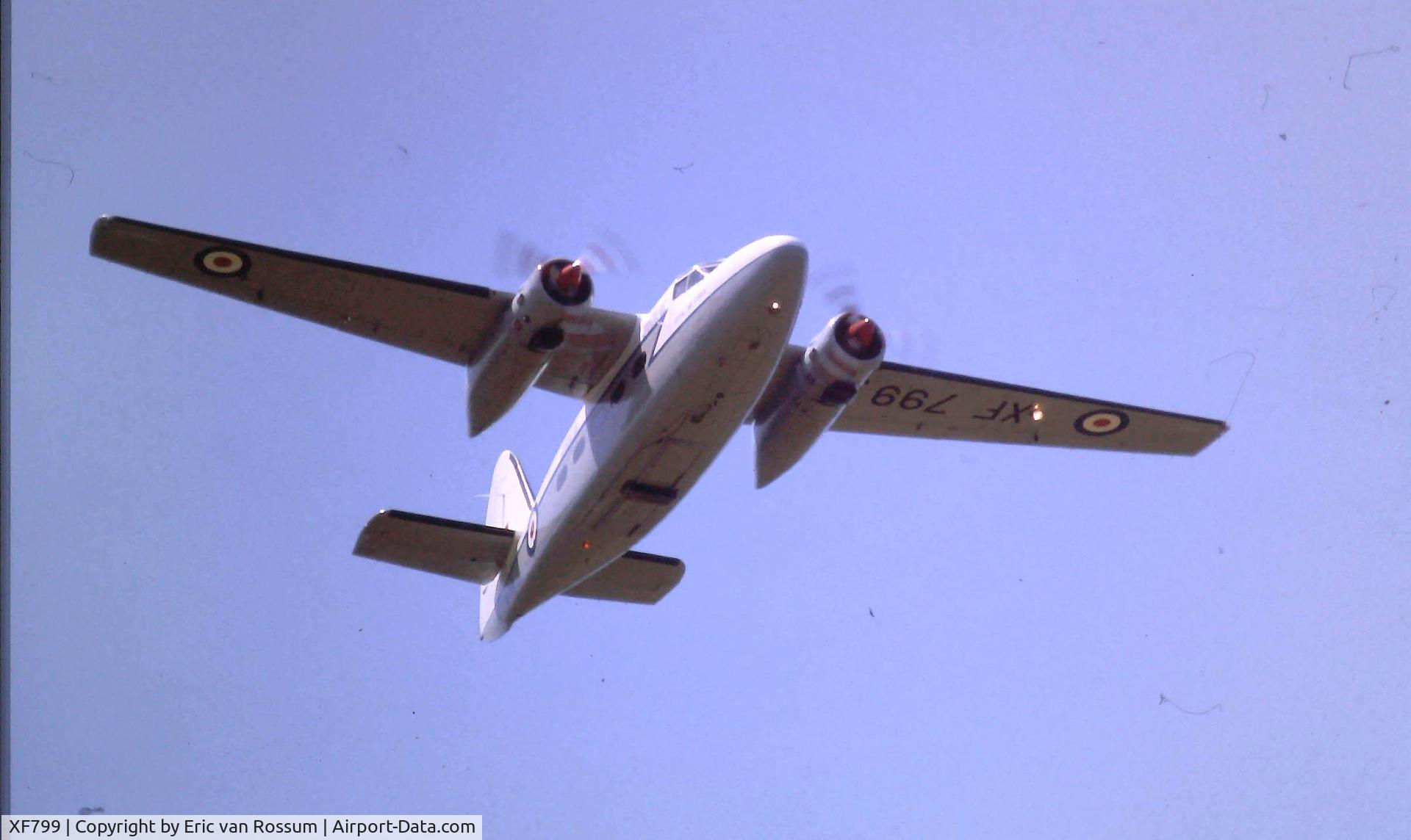 XF799, Hunting Percival P-66 Pembroke C1 C/N PAC/66/80, Leaving RAF Northolt in the eighties