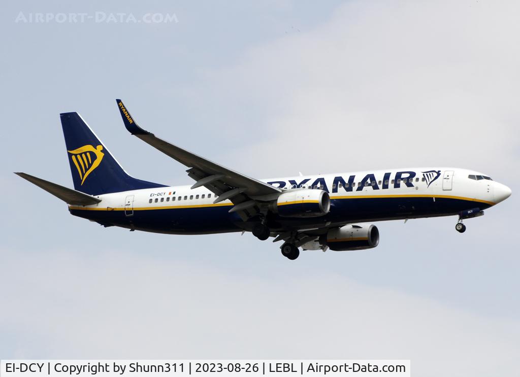 EI-DCY, 2004 Boeing 737-8AS C/N 33570, Landing rwy 06L