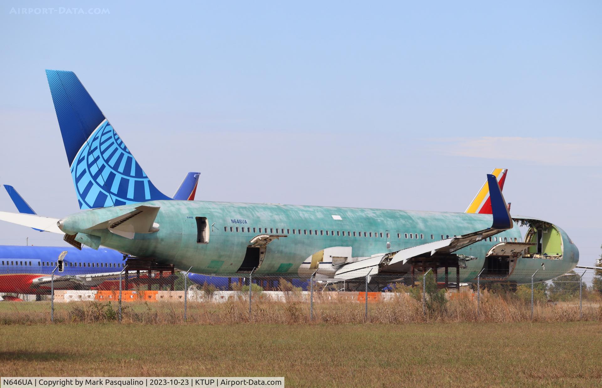 N646UA, 1992 Boeing 767-322/ER C/N 25283, Boeing 767-322