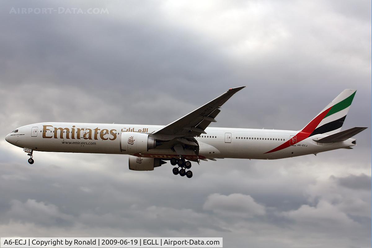 A6-ECJ, 2008 Boeing 777-31H/ER C/N 35583, at lhr