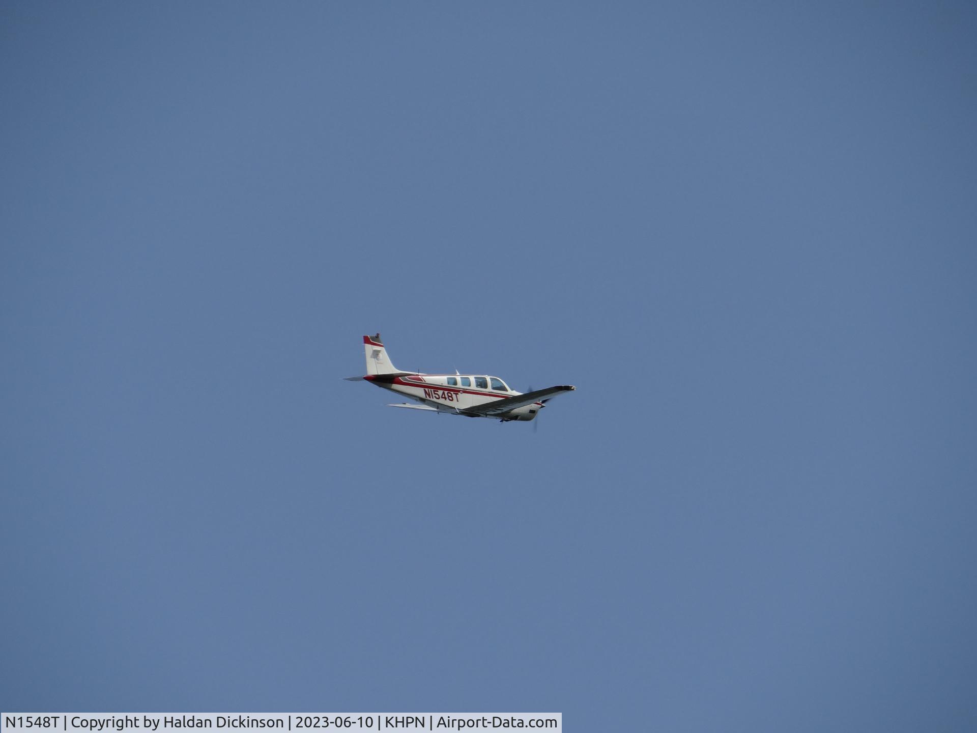 N1548T, 1989 Beech A36 Bonanza 36 C/N E-2482, 1989 Beech A36
Takeoff