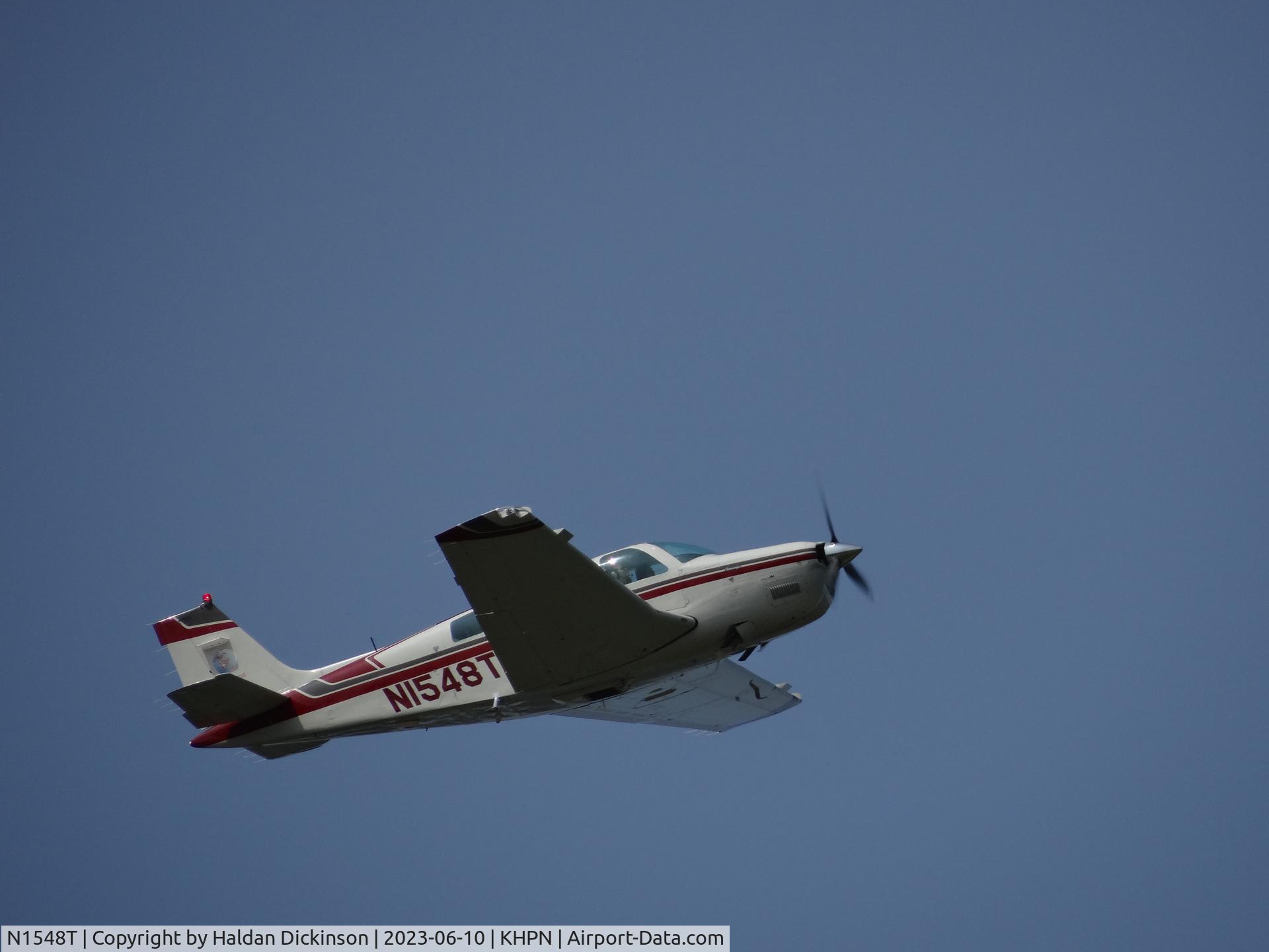 N1548T, 1989 Beech A36 Bonanza 36 C/N E-2482, 1989 Beech A36
Takeoff