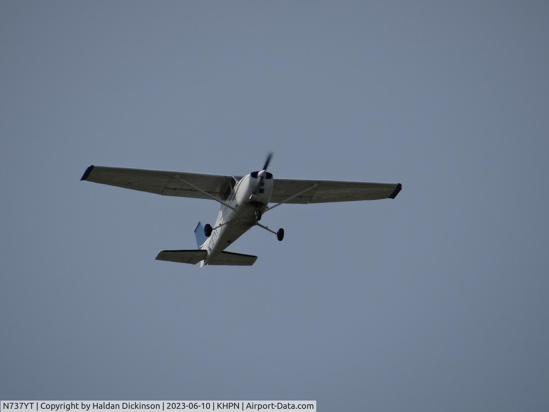 N737YT, 1973 Cessna 172M C/N 17261481, 1973 Cessna 172M
Takeoff
