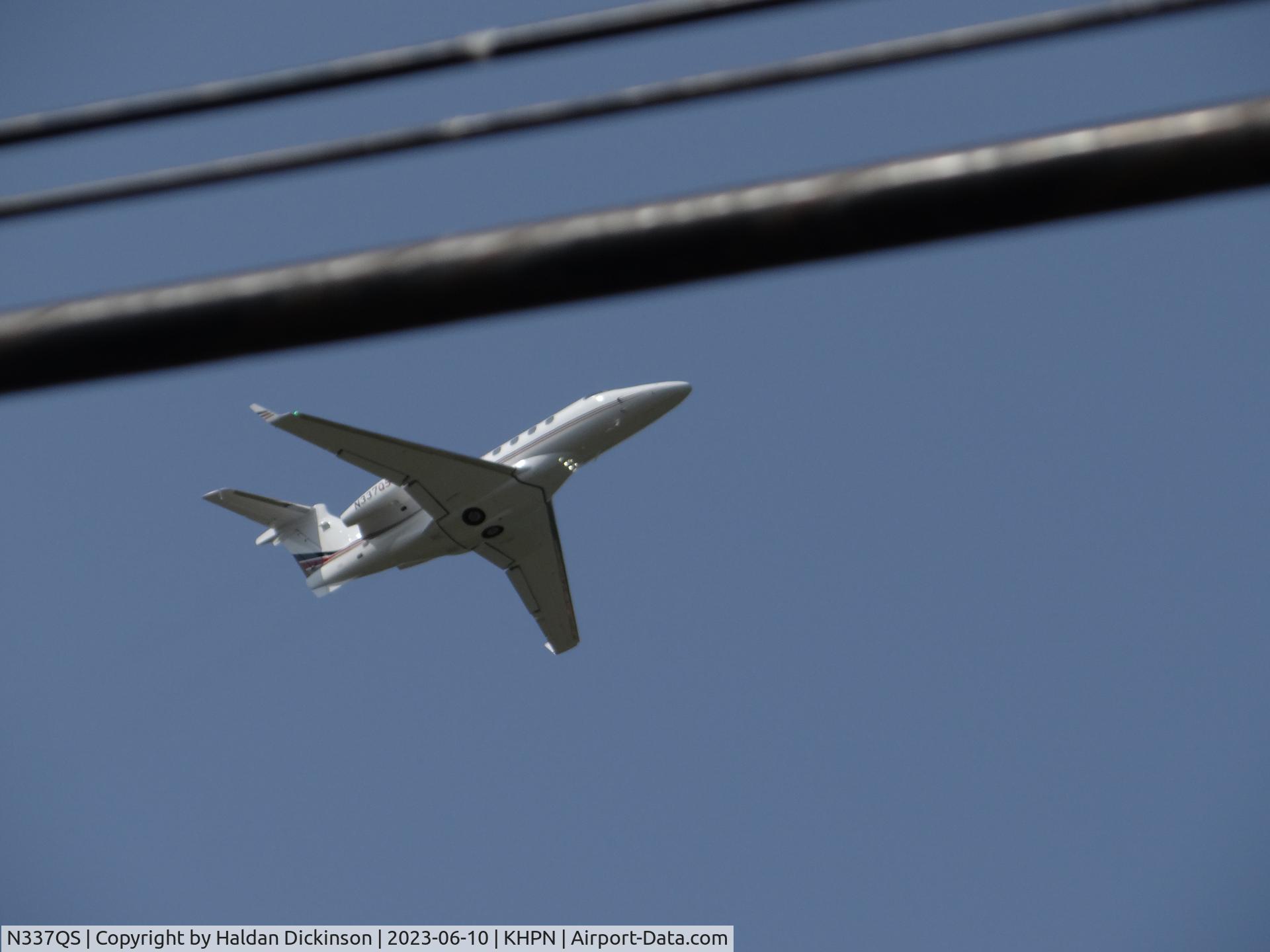 N337QS, 2014 Embraer EMB-505 Phenom 300 C/N 50500202, 2014 Embraer EMB-505 Phenom 300
Takeoff