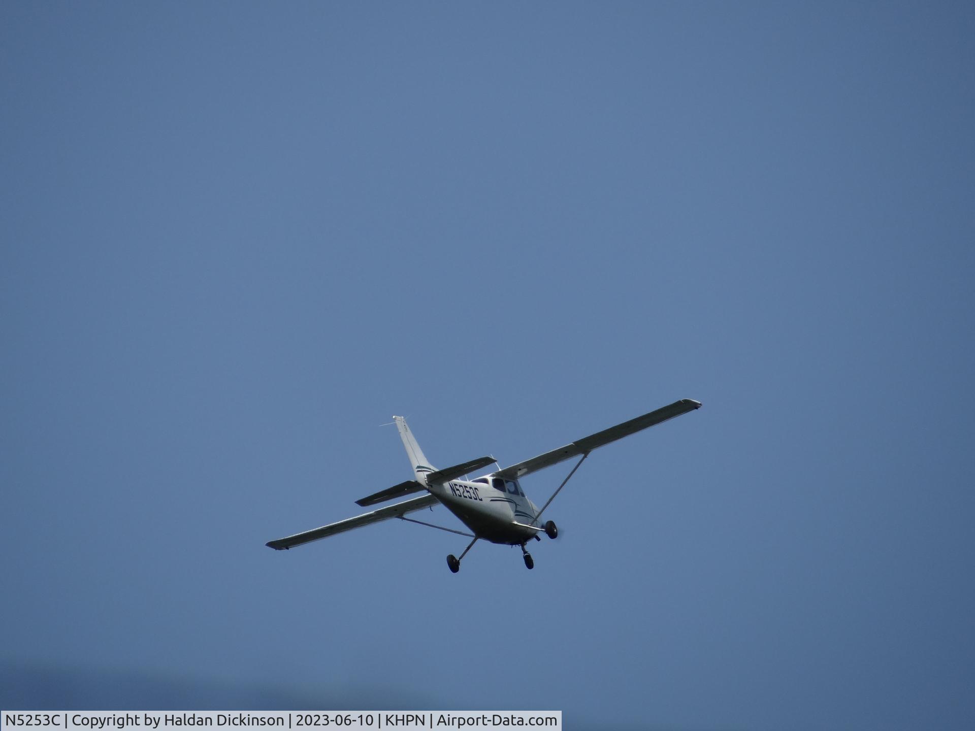 N5253C, 2002 Cessna 172S Skyhawk C/N 172S9162, 2002 Cessna 172S
Takeoff