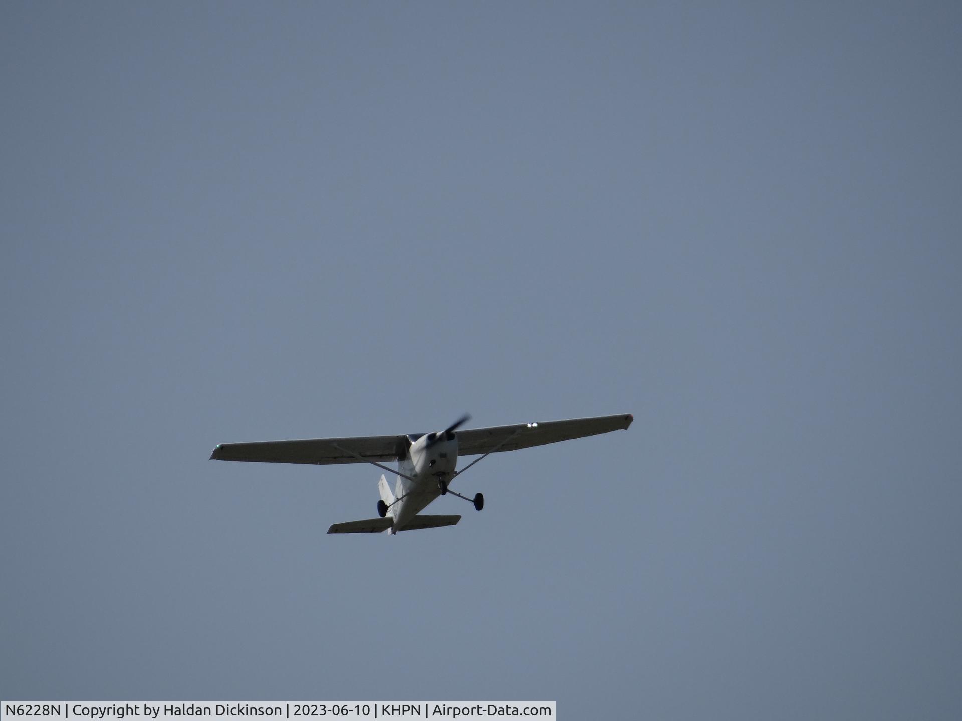 N6228N, 2008 Cessna 172S C/N 172S10695, 2008 Cessna 172S
Takeoff