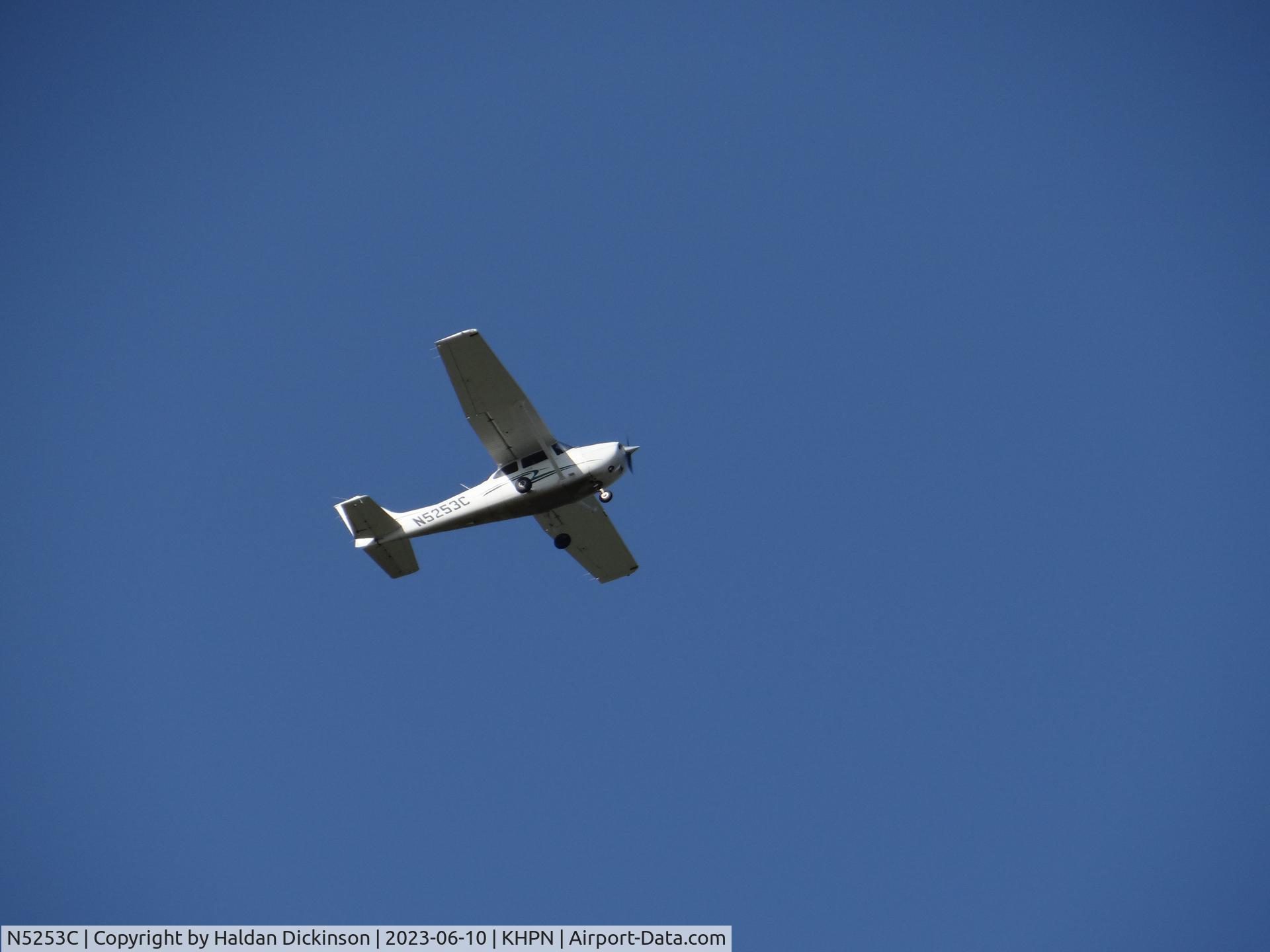 N5253C, 2002 Cessna 172S Skyhawk C/N 172S9162, 2002 Cessna 172S
Takeoff