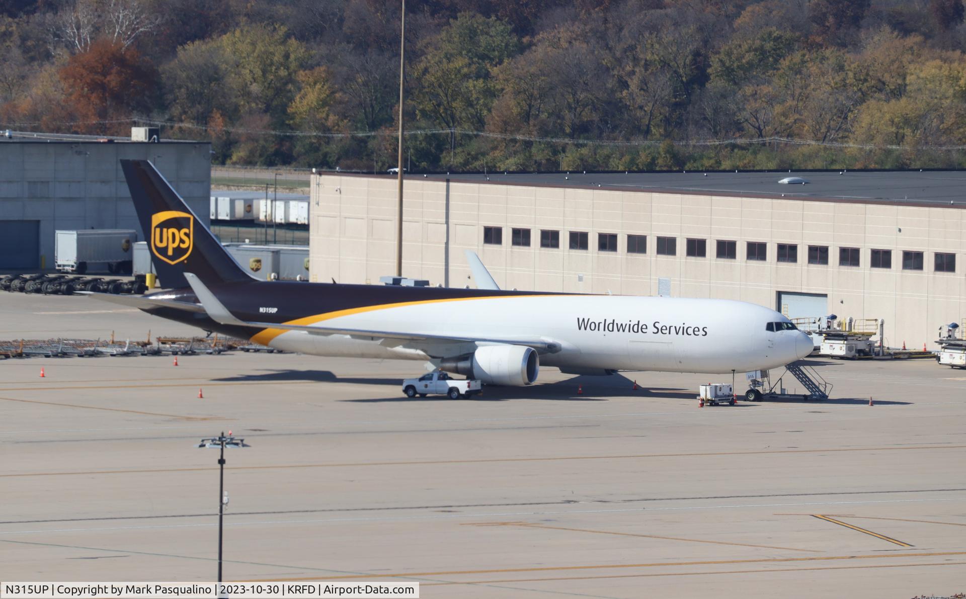 N315UP, 1996 Boeing 767-34AF C/N 27743, Boeing 767-34AF