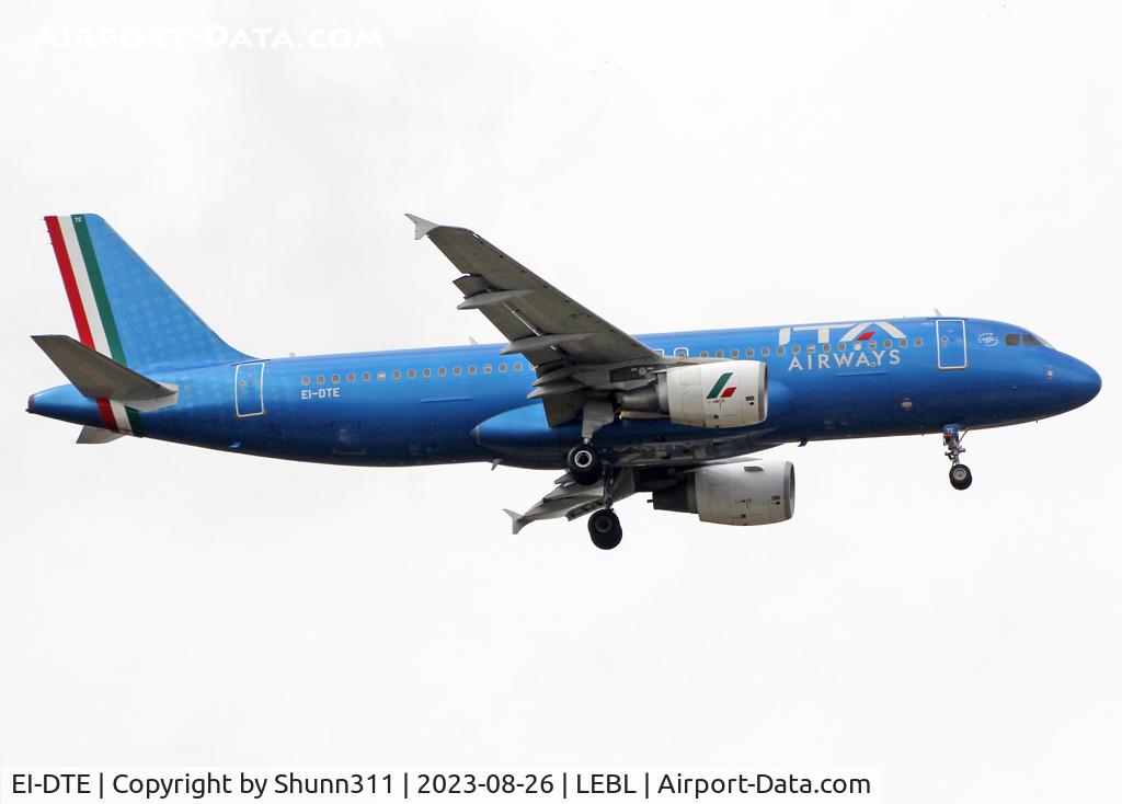 EI-DTE, 2009 Airbus A320-216 C/N 3885, Landing rwy 06L