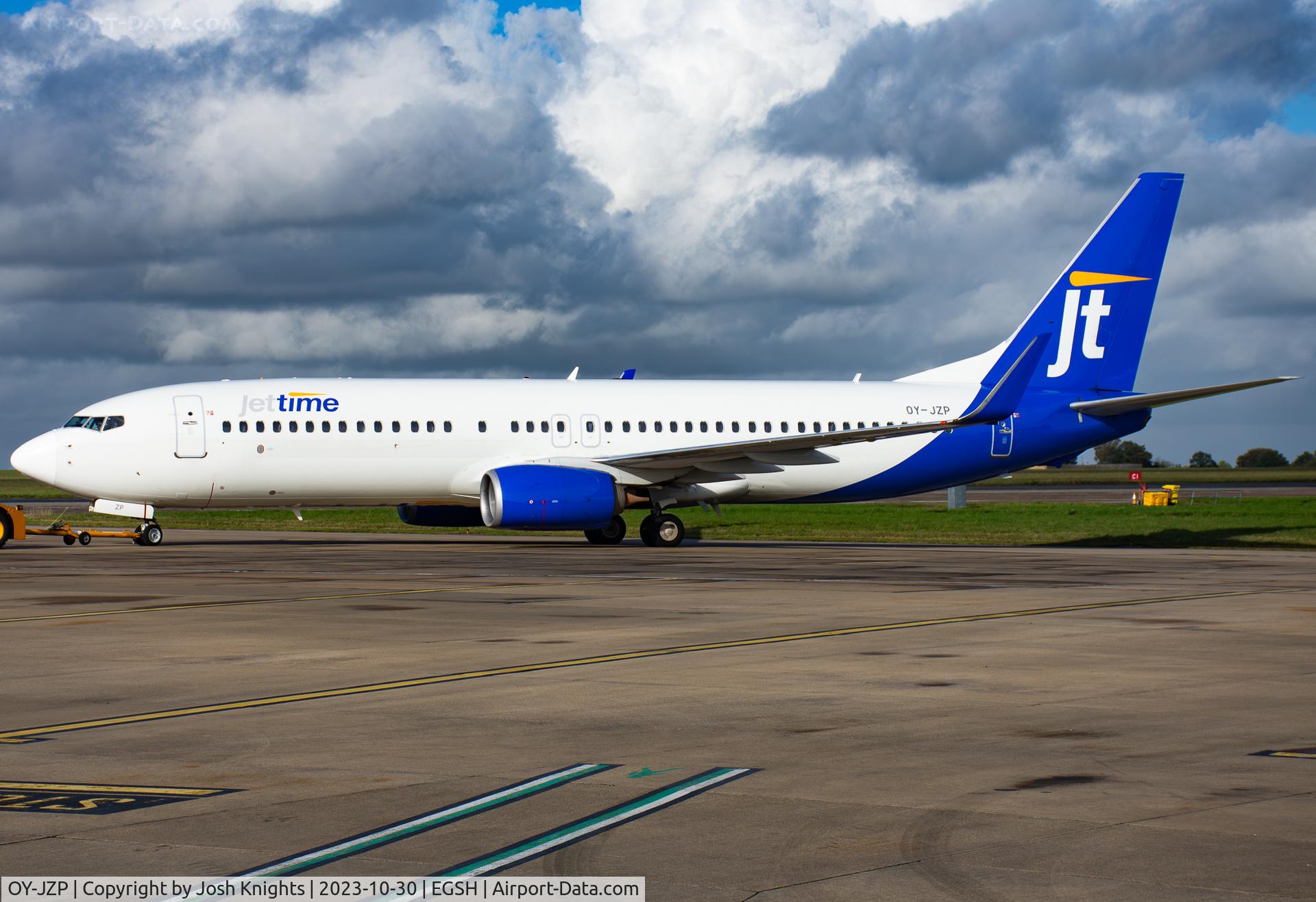 OY-JZP, 2011 Boeing 737-8U3 C/N 38071, JTD9048 On Push-back Before Departure to Lasham.