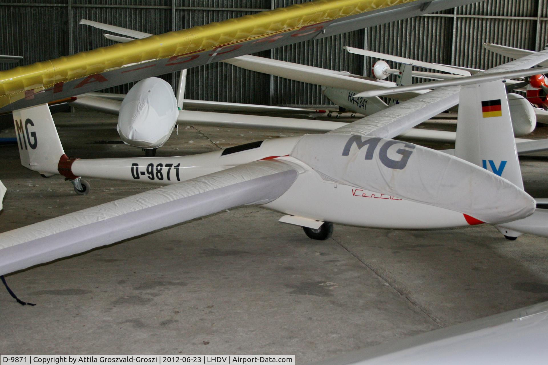 D-9871, 1982 Schempp-Hirth Ventus A/16.6 C/N 92, LHDV - Dunaújváros-Kisapostag Airport, Hungary AIRSHOW 2012