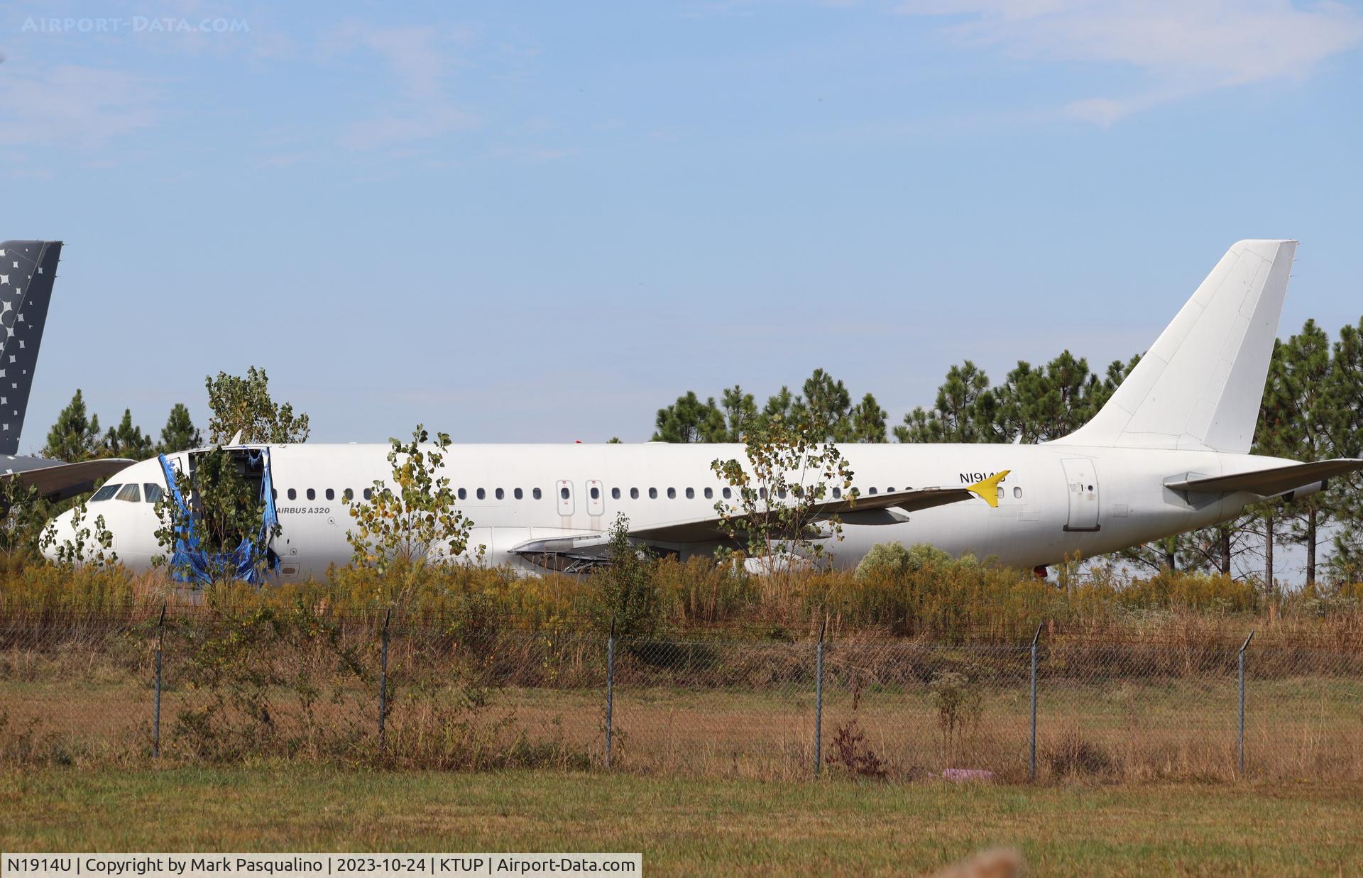 N1914U, 2004 Airbus A320-232 C/N 2223, Airbus A320-232