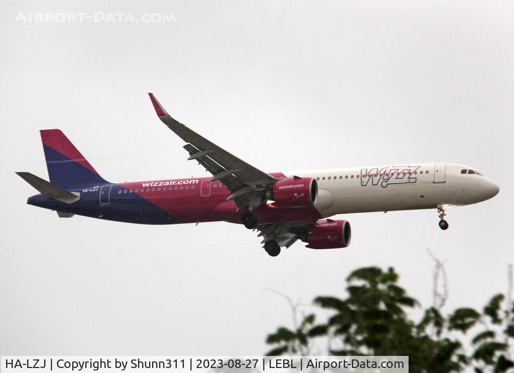 HA-LZJ, 2021 Airbus A321-271NX C/N 10616, Landing rwy 24R