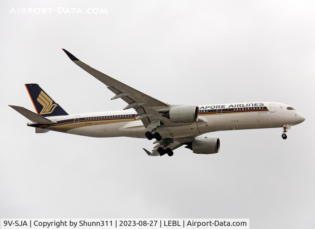 9V-SJA, 2019 Airbus A350-941 C/N 364, Landing rwy 24R