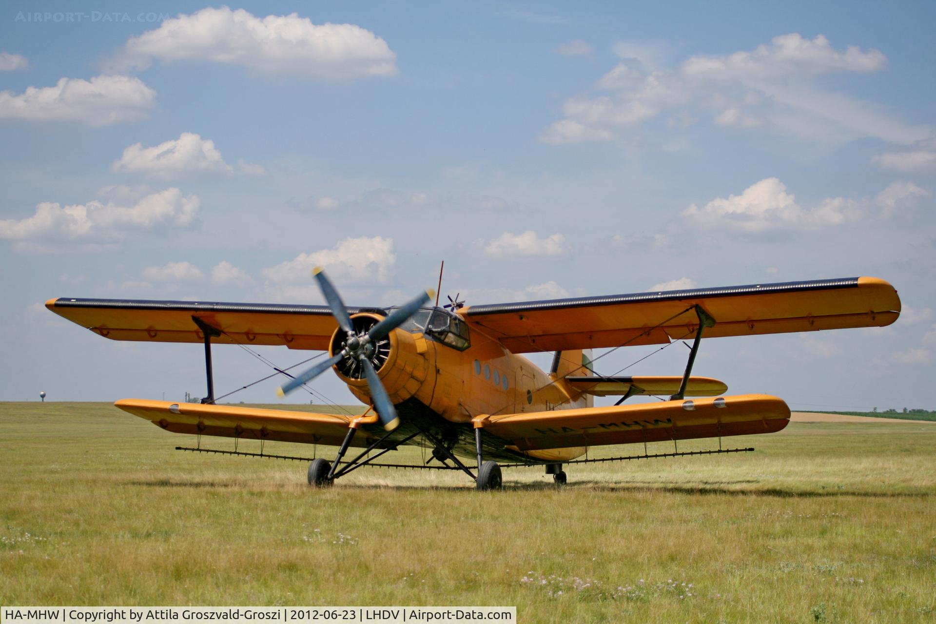 HA-MHW, 1974 PZL-Mielec AN-2R C/N 1G158-60, LHDV - Dunaújváros-Kisapostag Airport, Hungary AIRSHOW 2012
