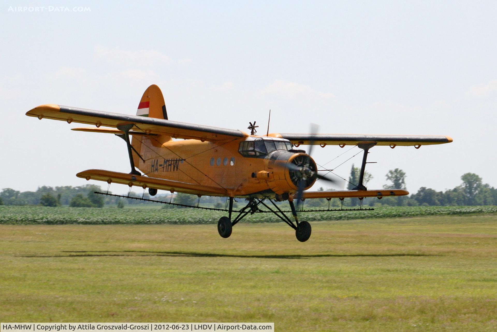 HA-MHW, 1974 PZL-Mielec AN-2R C/N 1G158-60, LHDV - Dunaújváros-Kisapostag Airport, Hungary AIRSHOW 2012
