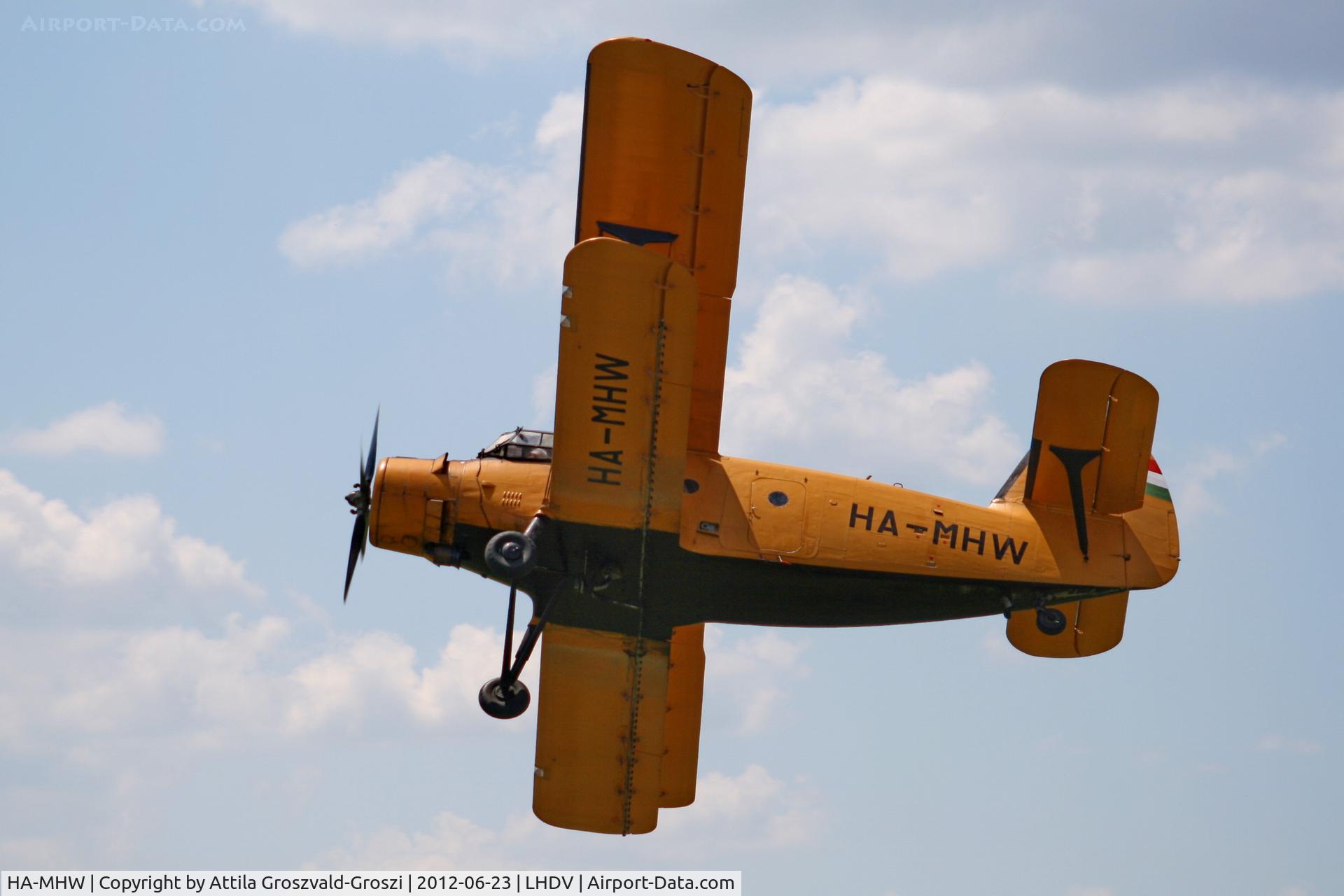 HA-MHW, 1974 PZL-Mielec AN-2R C/N 1G158-60, LHDV - Dunaújváros-Kisapostag Airport, Hungary AIRSHOW 2012