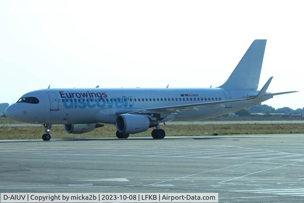D-AIUV, 2016 Airbus A320-214 C/N 7174, Taxiing