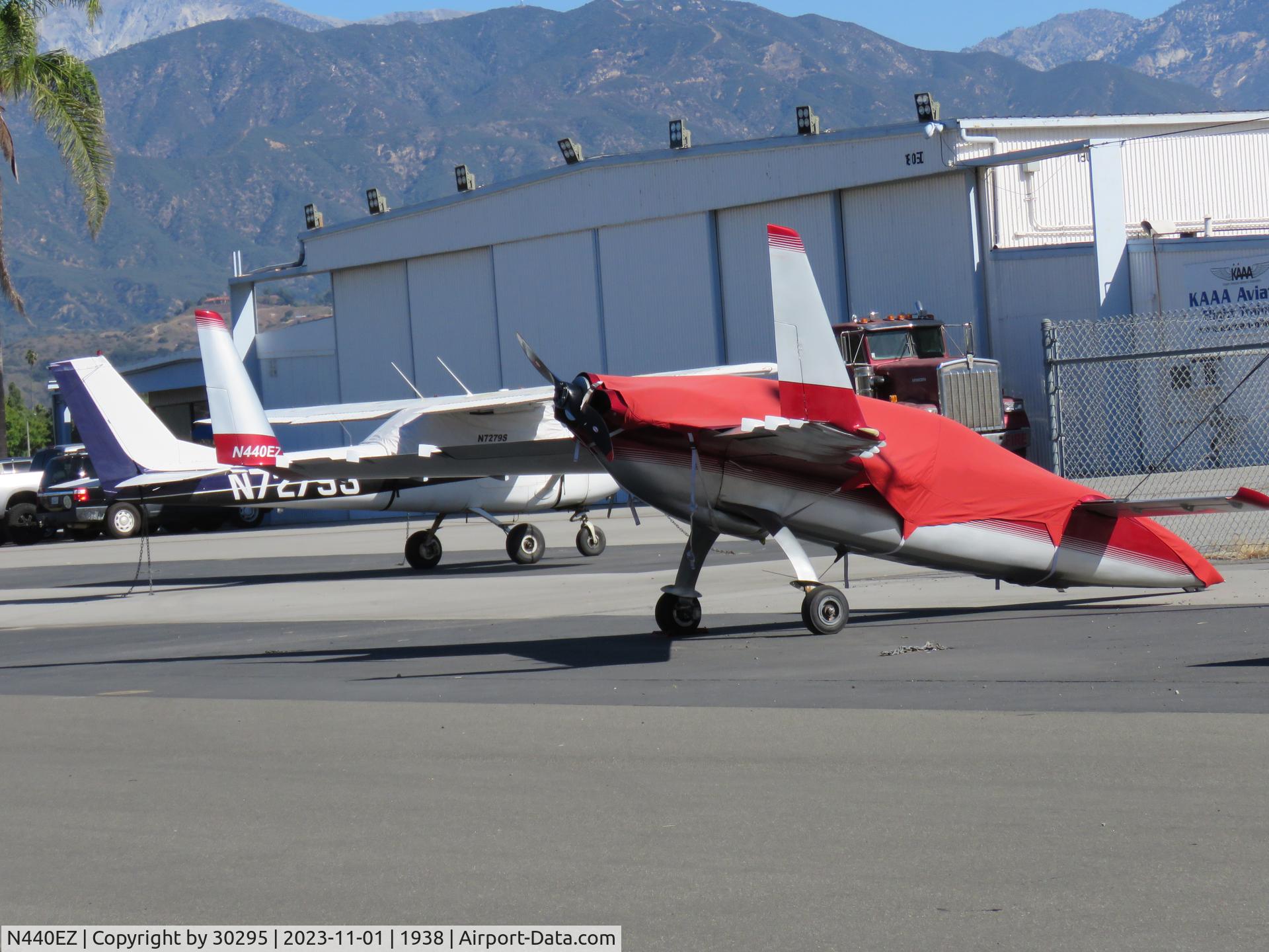 N440EZ, 2003 Rutan VariEze C/N 62048, Parked