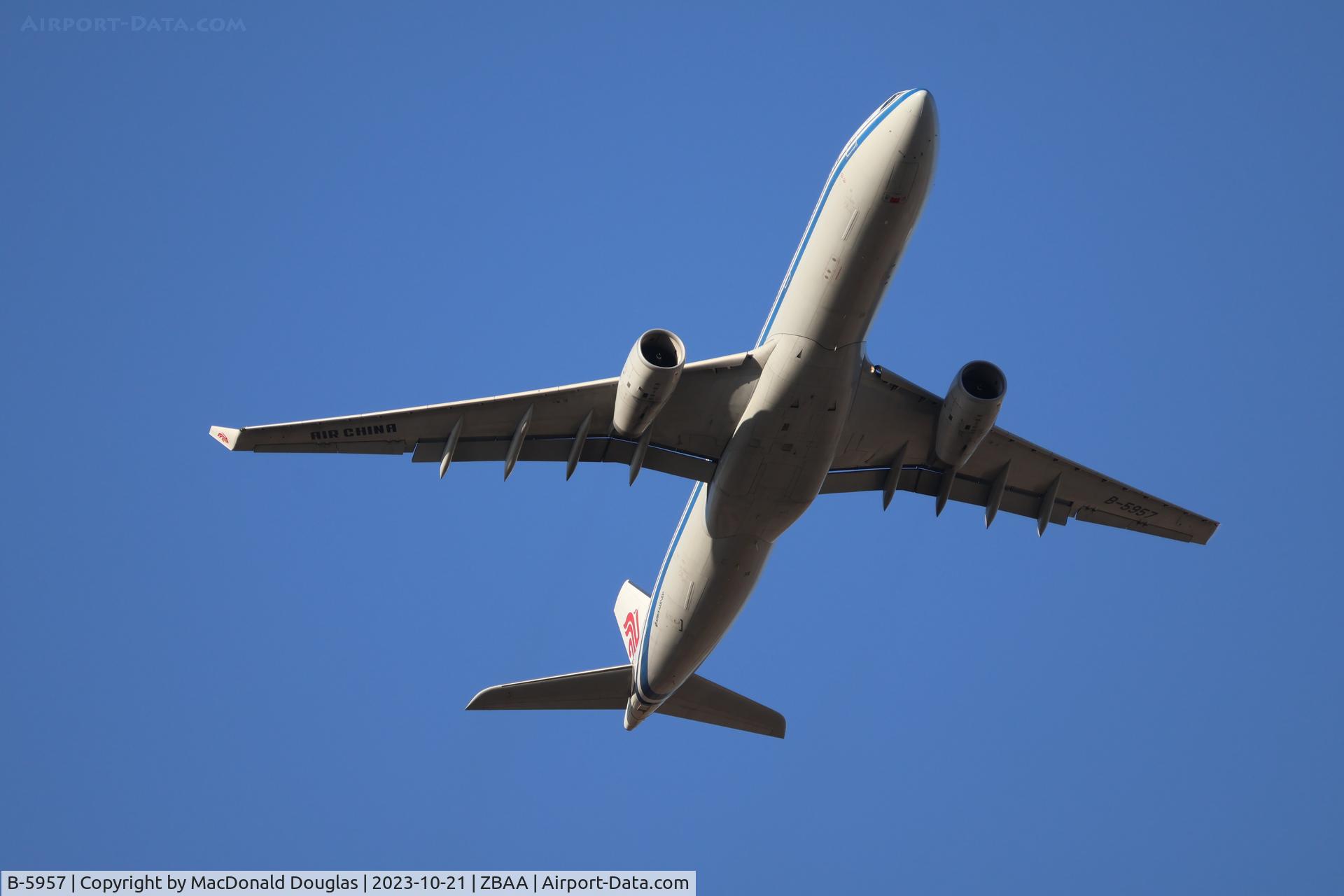 B-5957, 2014 Airbus A330-343 C/N 1570, PEK/ZBAA