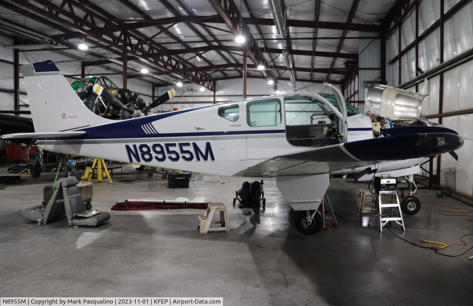 N8955M, 1963 Beech 35-B33 Debonair C/N CD-713, Beech B33