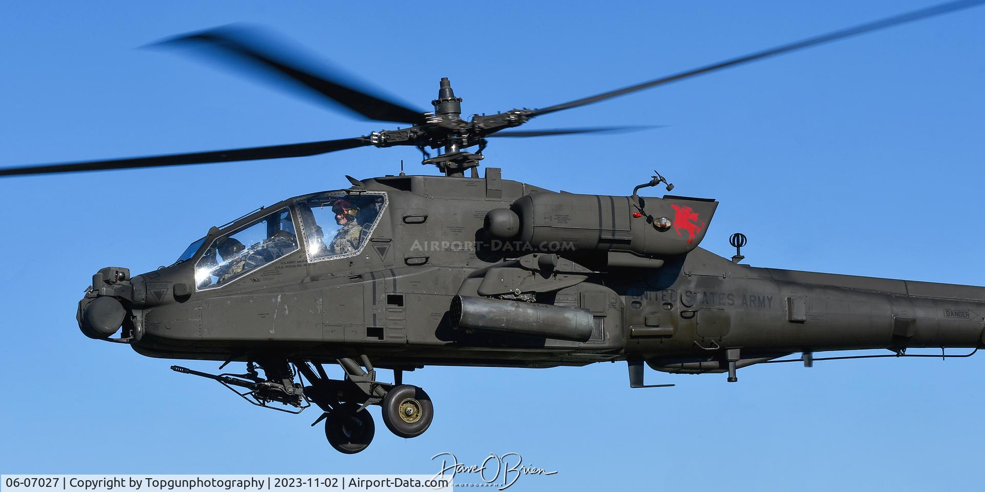 06-07027, 2007 Boeing AH-64D C/N DUS027, Away they go