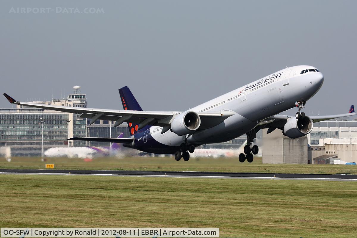 OO-SFW, 1994 Airbus A330-322 C/N 82, at bru