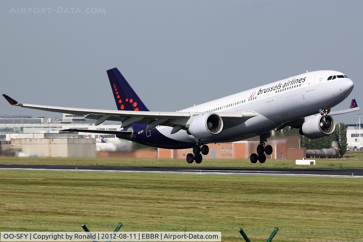 OO-SFY, 1998 Airbus A330-223 C/N 229, at bru